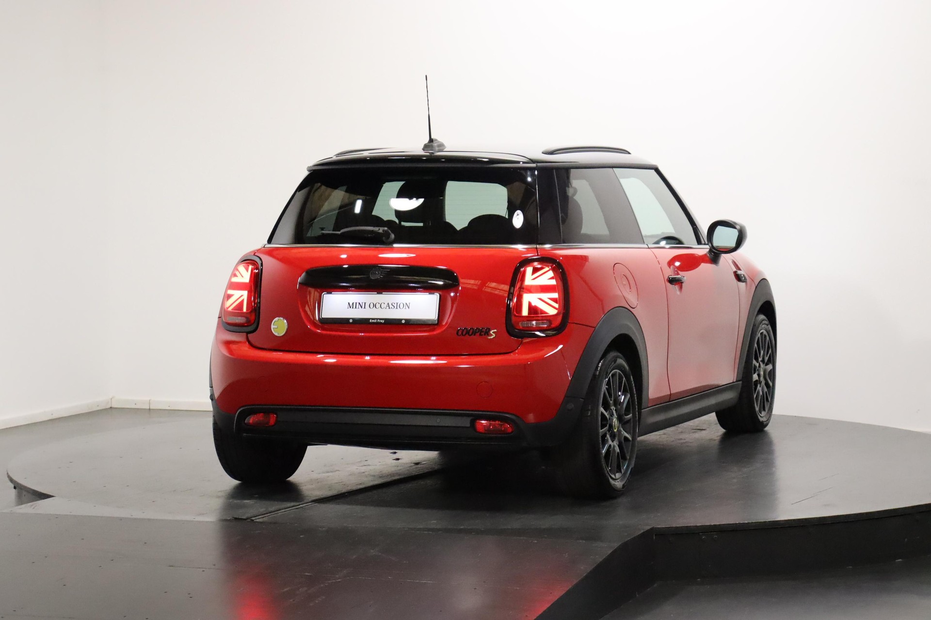 MINI F56 Cooper SE-image-2