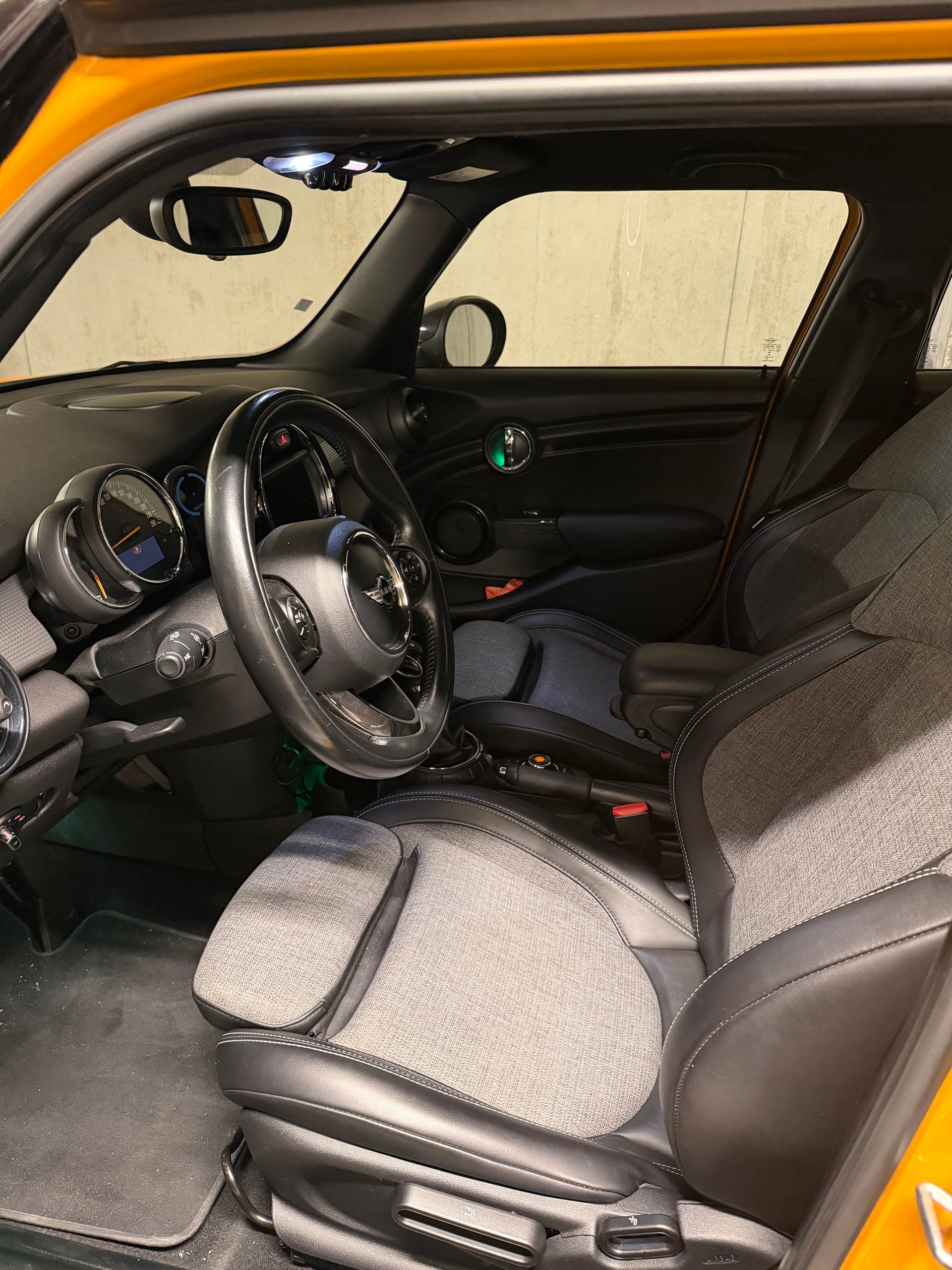 MINI 1.5i Cooper-image-3