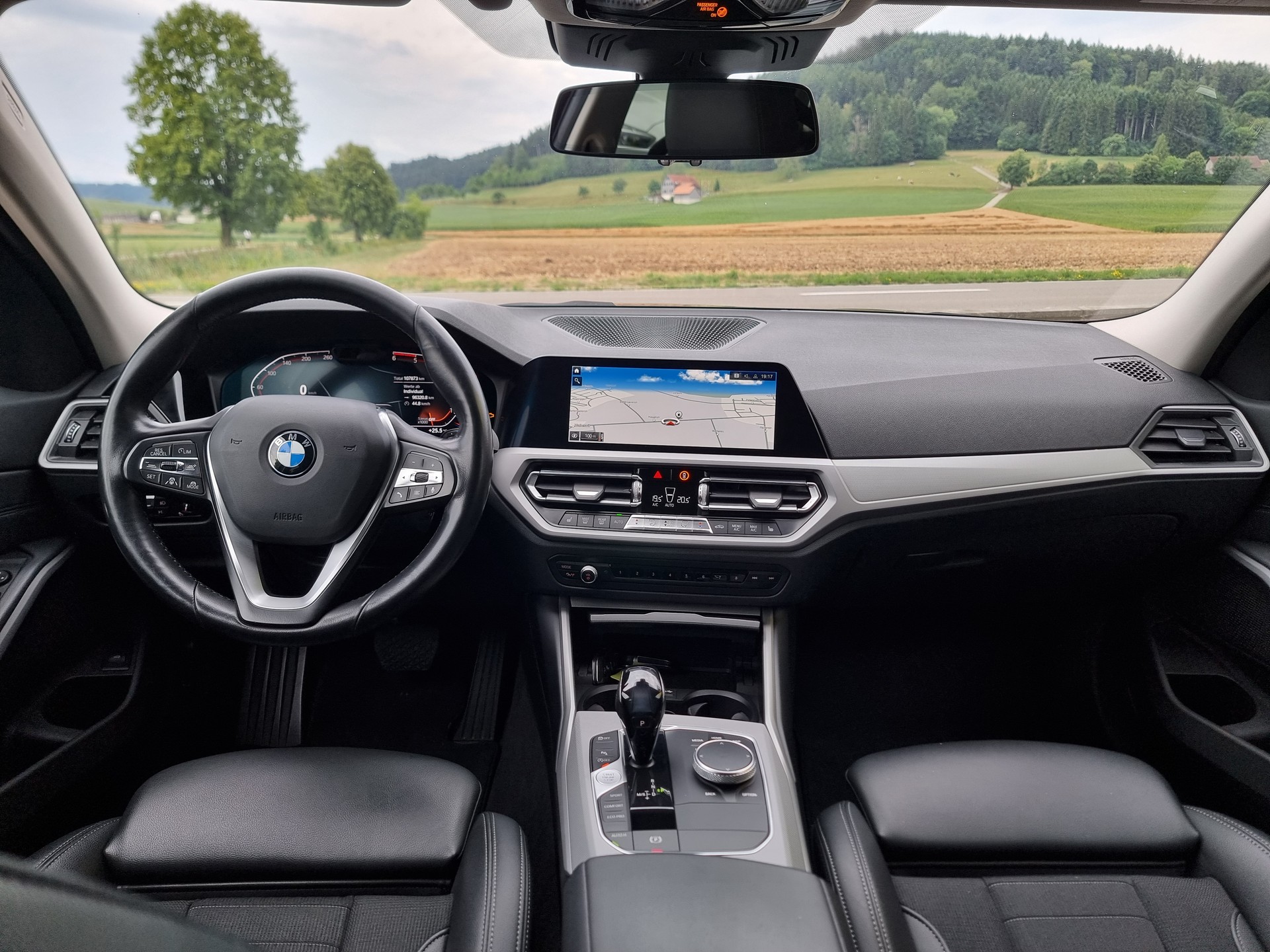 BMW 320d xDrive Touring Sport Line Steptronic-image-3