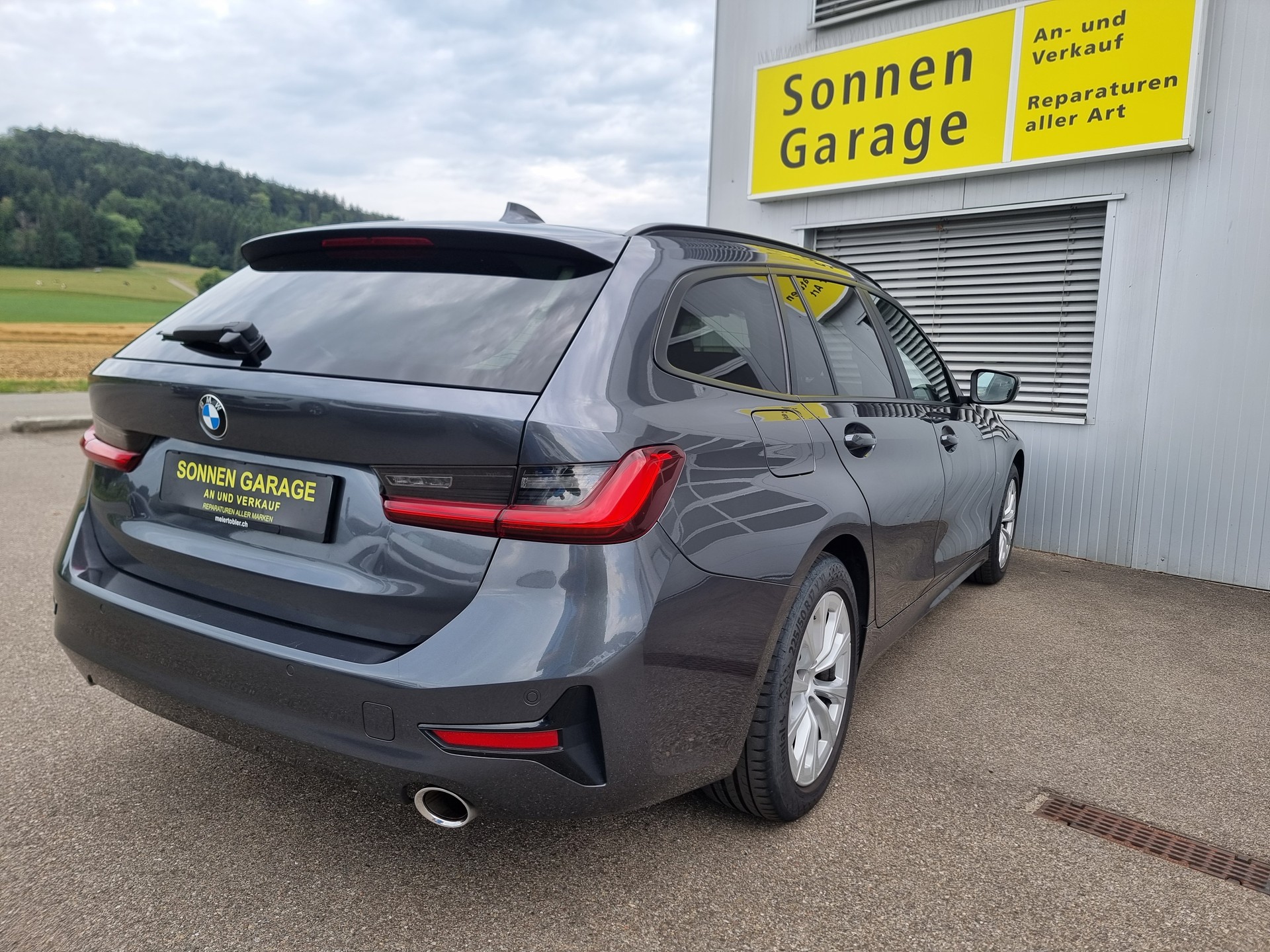 BMW 320d xDrive Touring Sport Line Steptronic-image-10