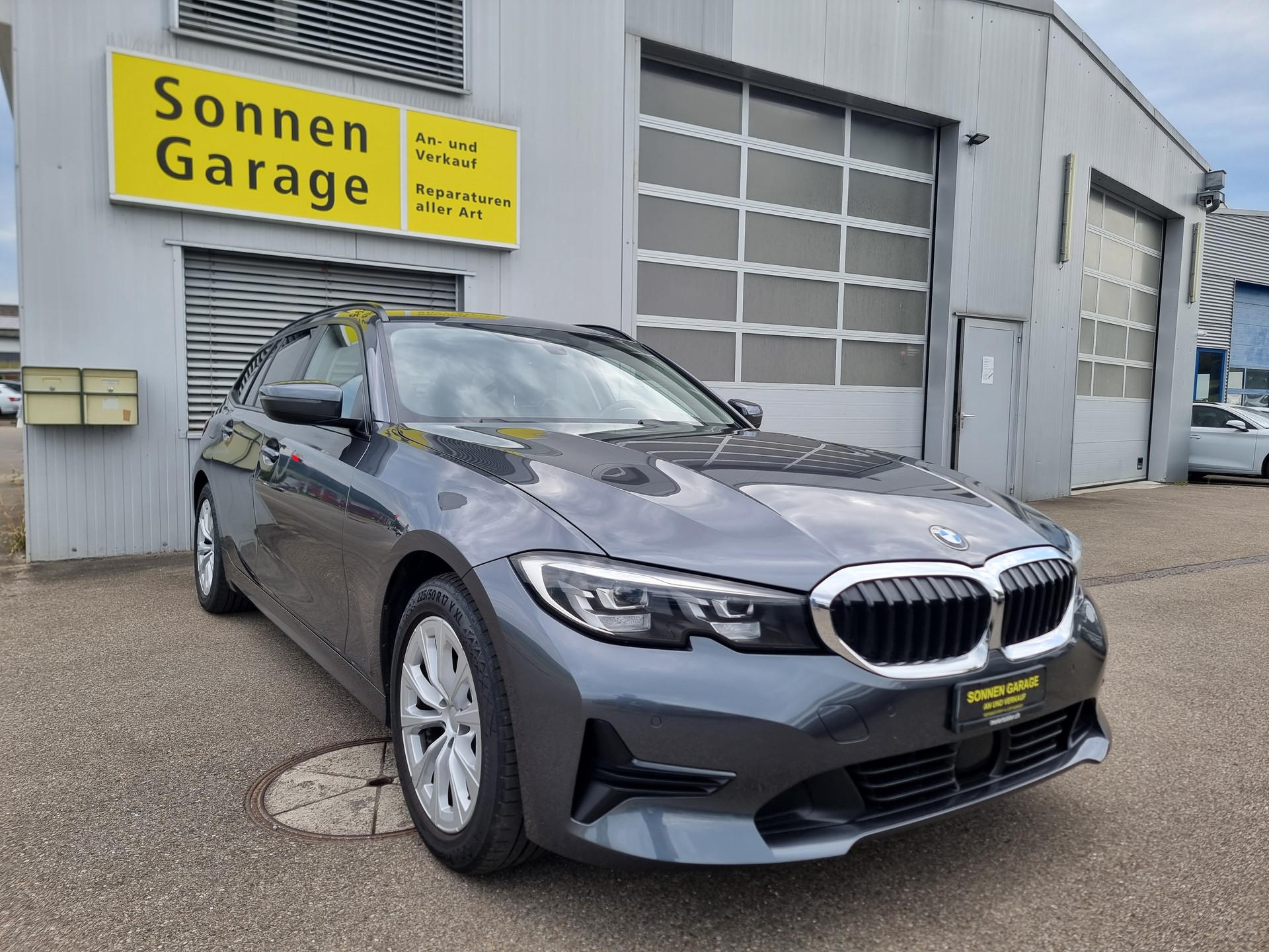 BMW 320d xDrive Touring Sport Line Steptronic-image-0