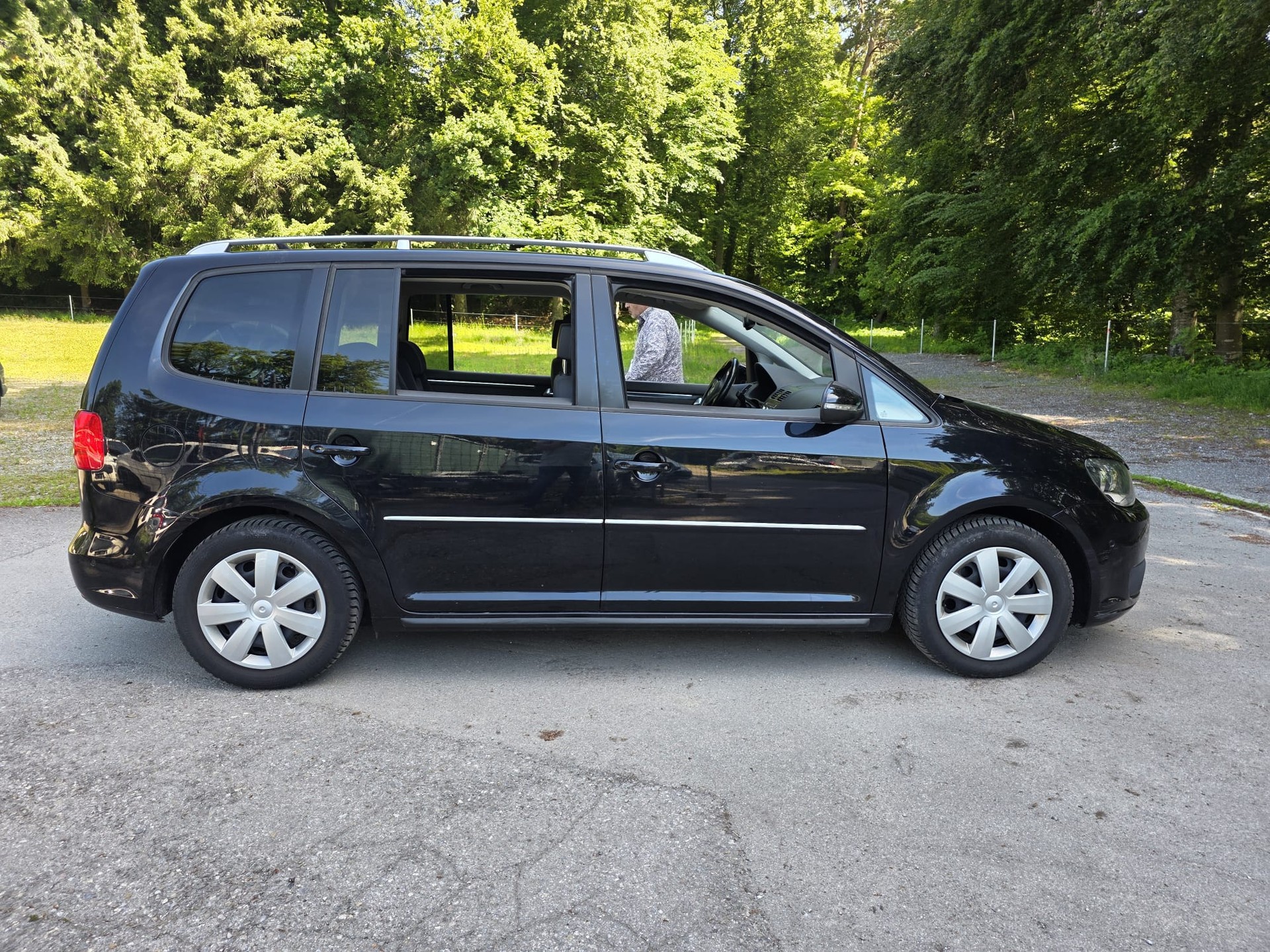 VW Touran 1.4 TSI Highline-image-2