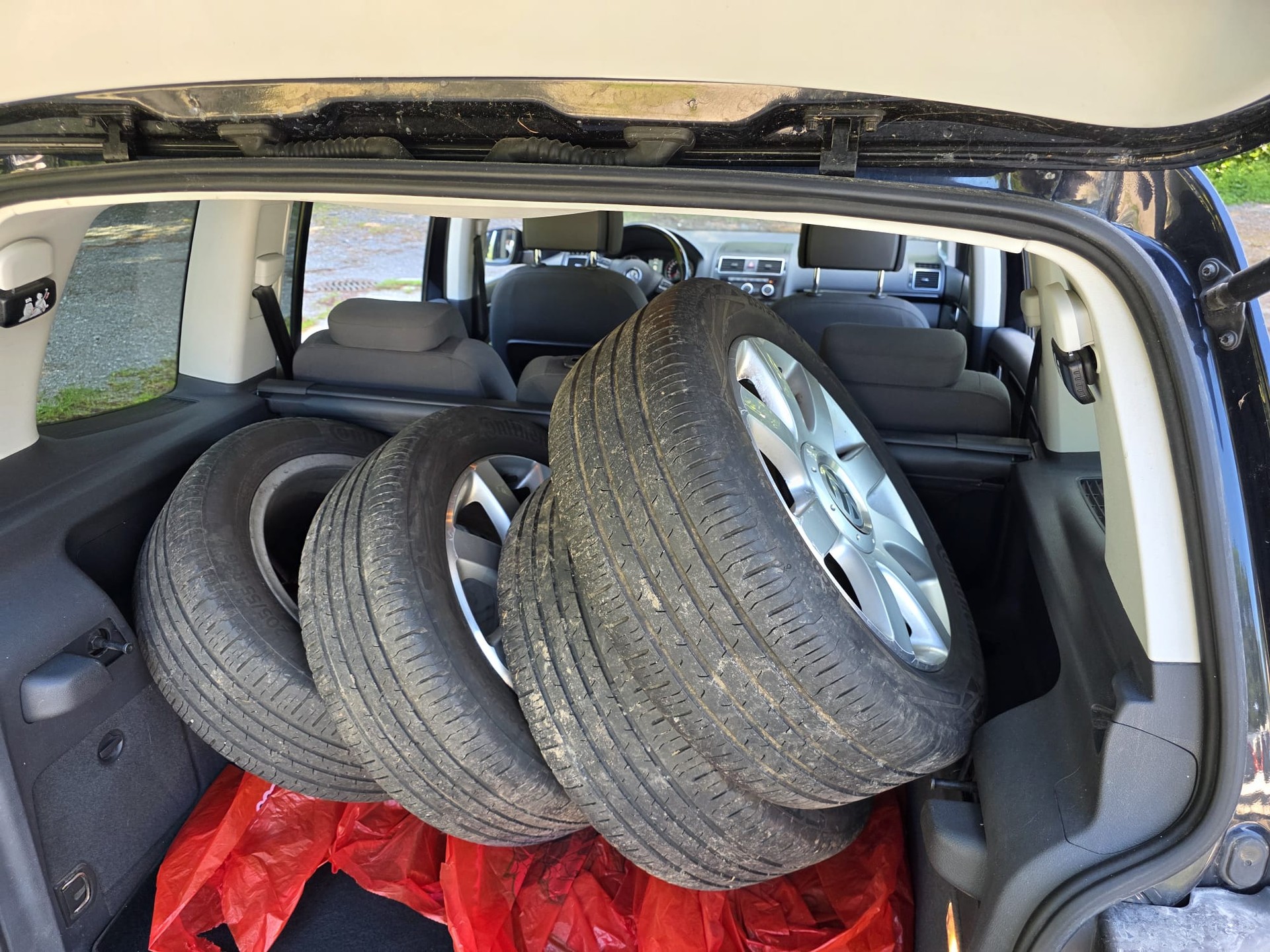 VW Touran 1.4 TSI Highline-image-4