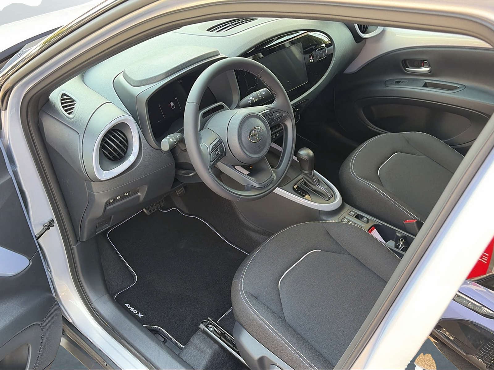 TOYOTA Aygo X 1.5 Trend e-CVT-image-7
