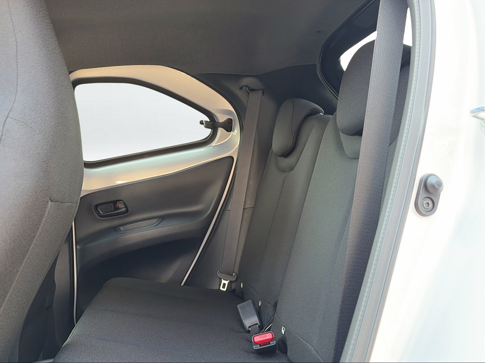 TOYOTA Aygo X 1.5 Trend e-CVT-image-10