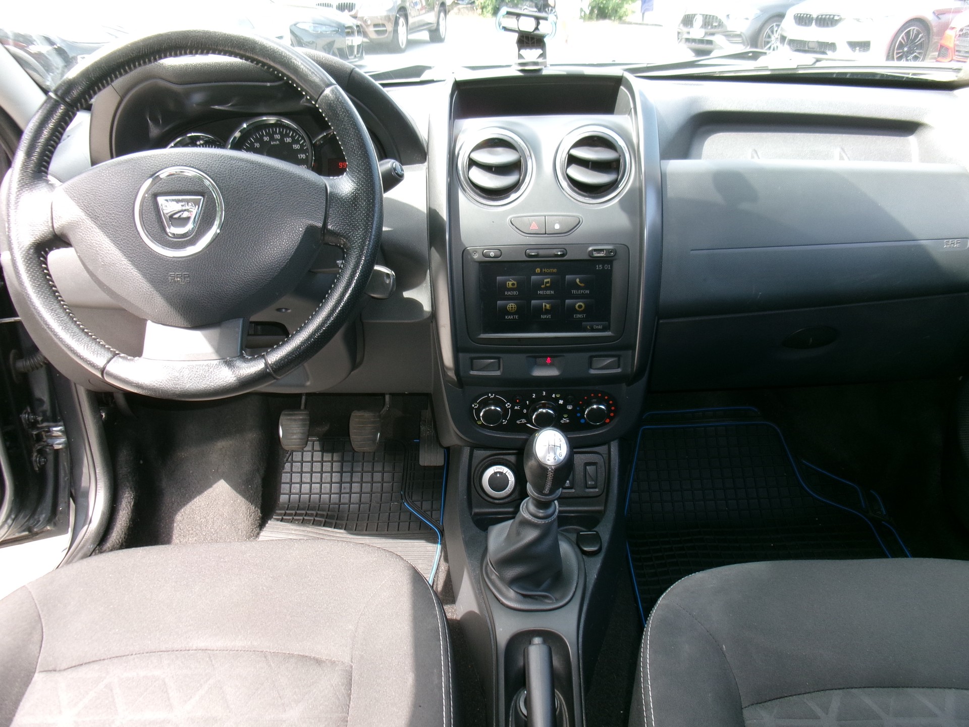 DACIA Duster 1.5 dCi Lauréate 4x4-image-4