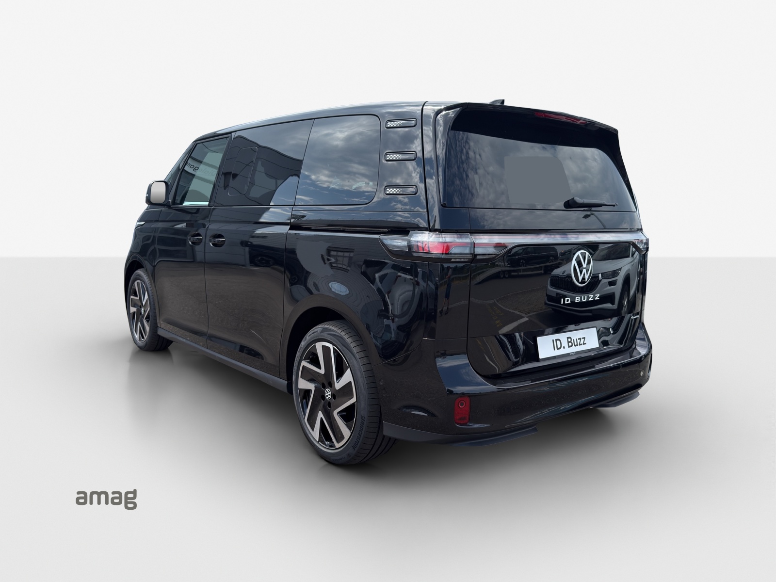 VW ID.Buzz NWB Pro 4 Motion-image-2