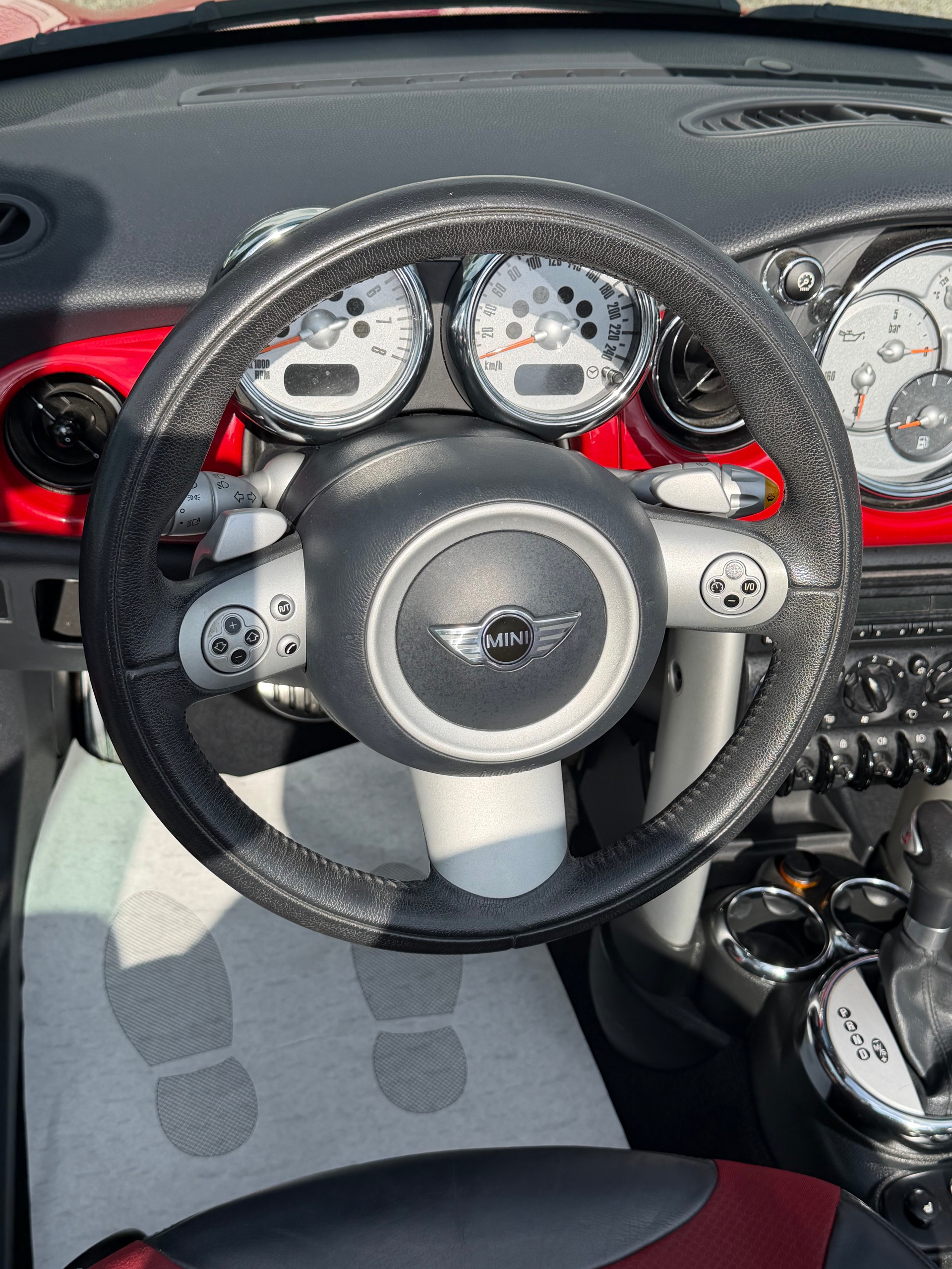 MINI Cooper S Cabriolet-image-11