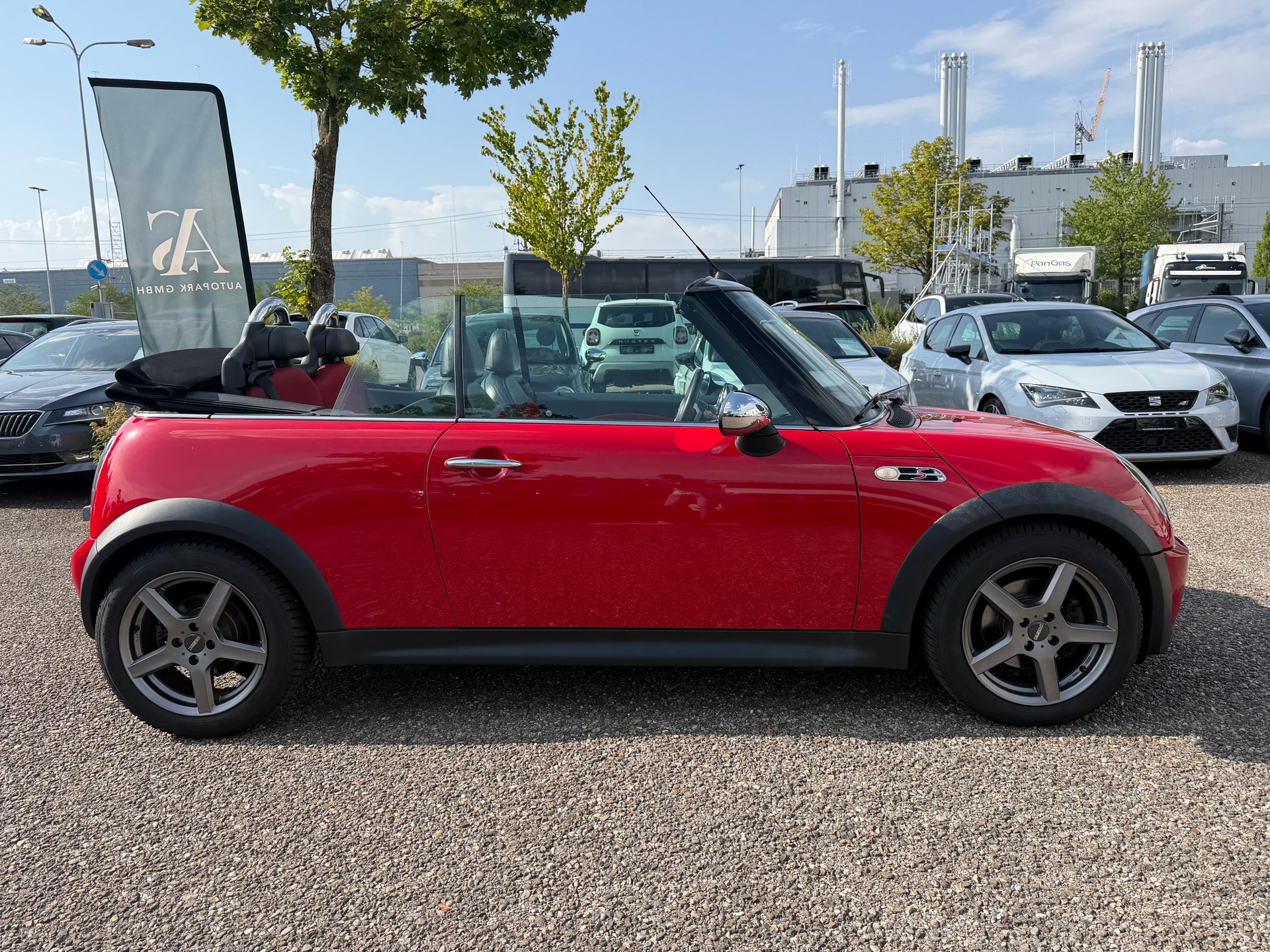 MINI Cooper S Cabriolet-image-3