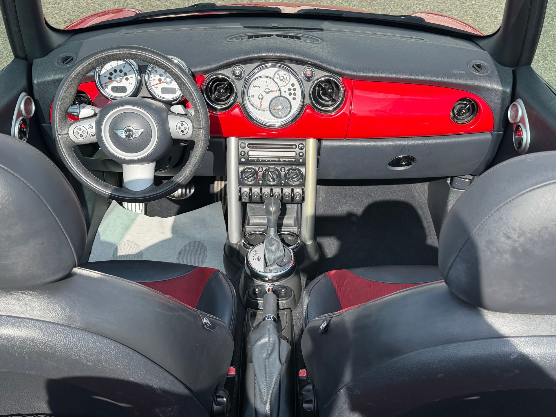 MINI Cooper S Cabriolet-image-10