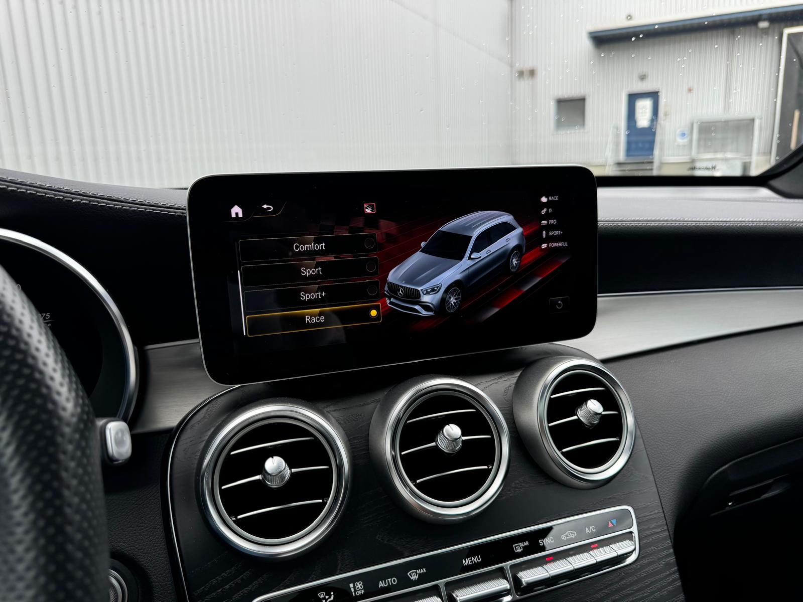 MERCEDES-BENZ GLC 63 AMG Limited Red&Black 650PS Performance 4Matic+ 9G-Tronic (Frisch ab Service/2Jahre Garantie)-image-20