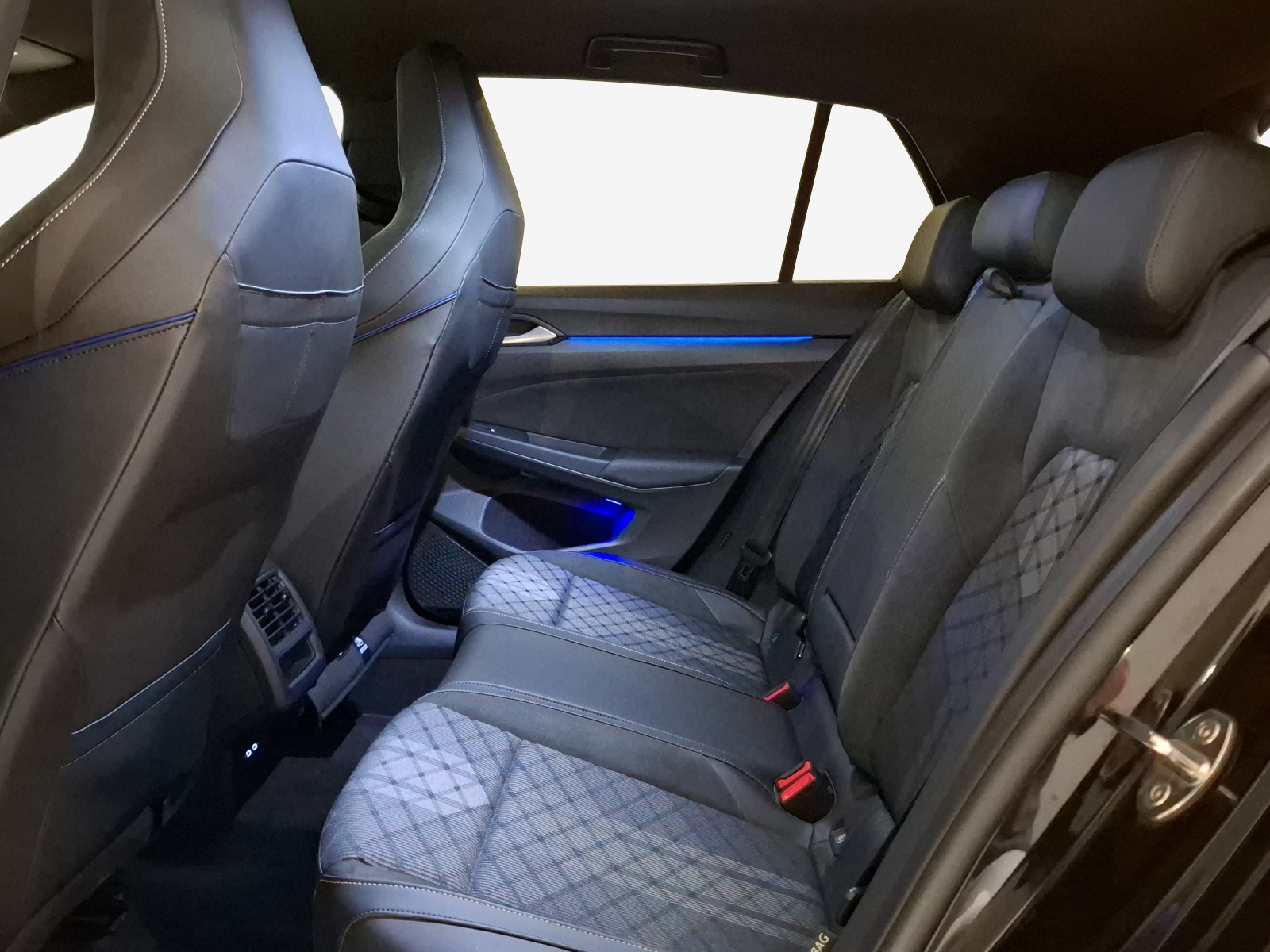 VW Golf 2.0 TSI R-Line DSG 4 Motion-image-11