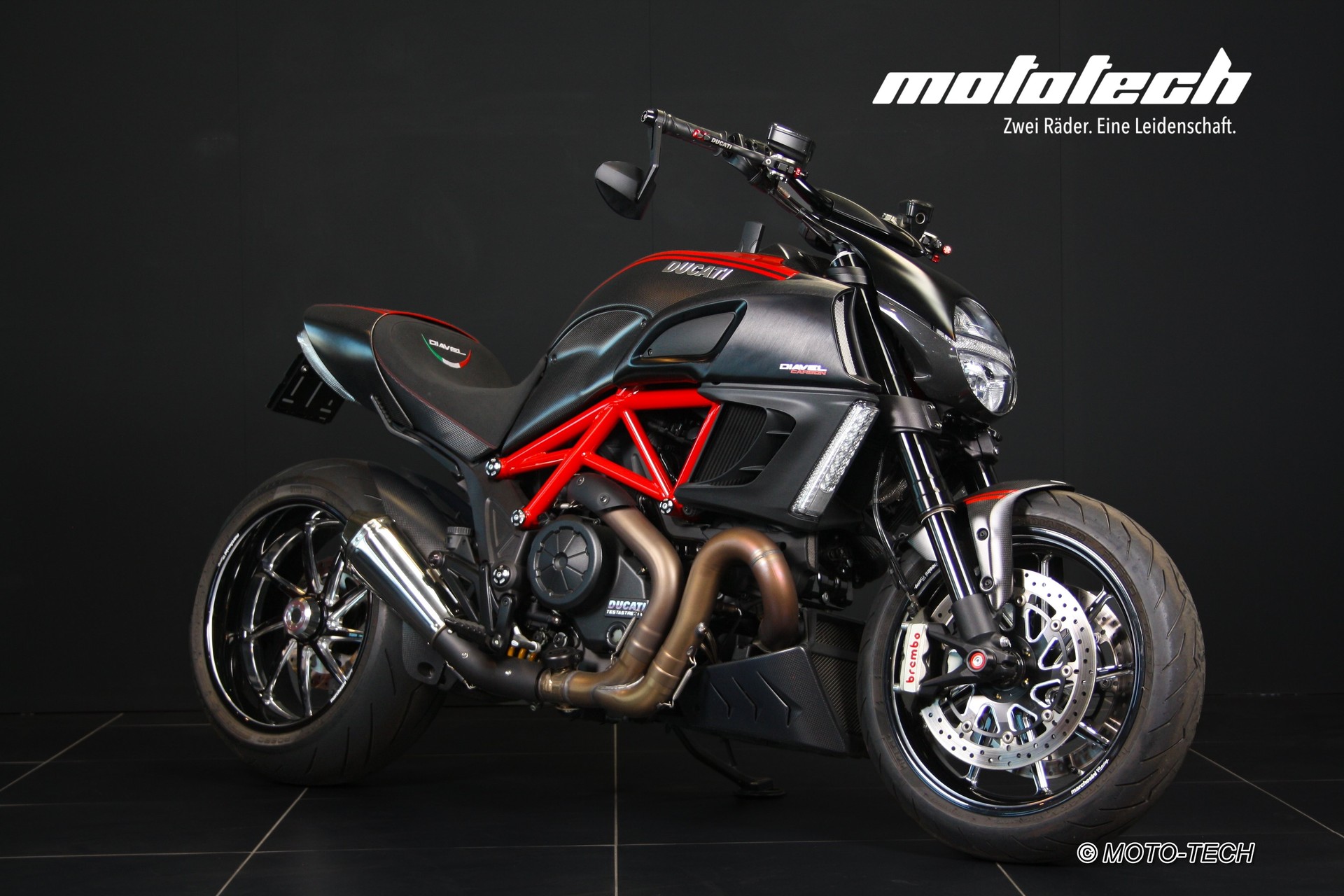 DUCATI Diavel Carbon
