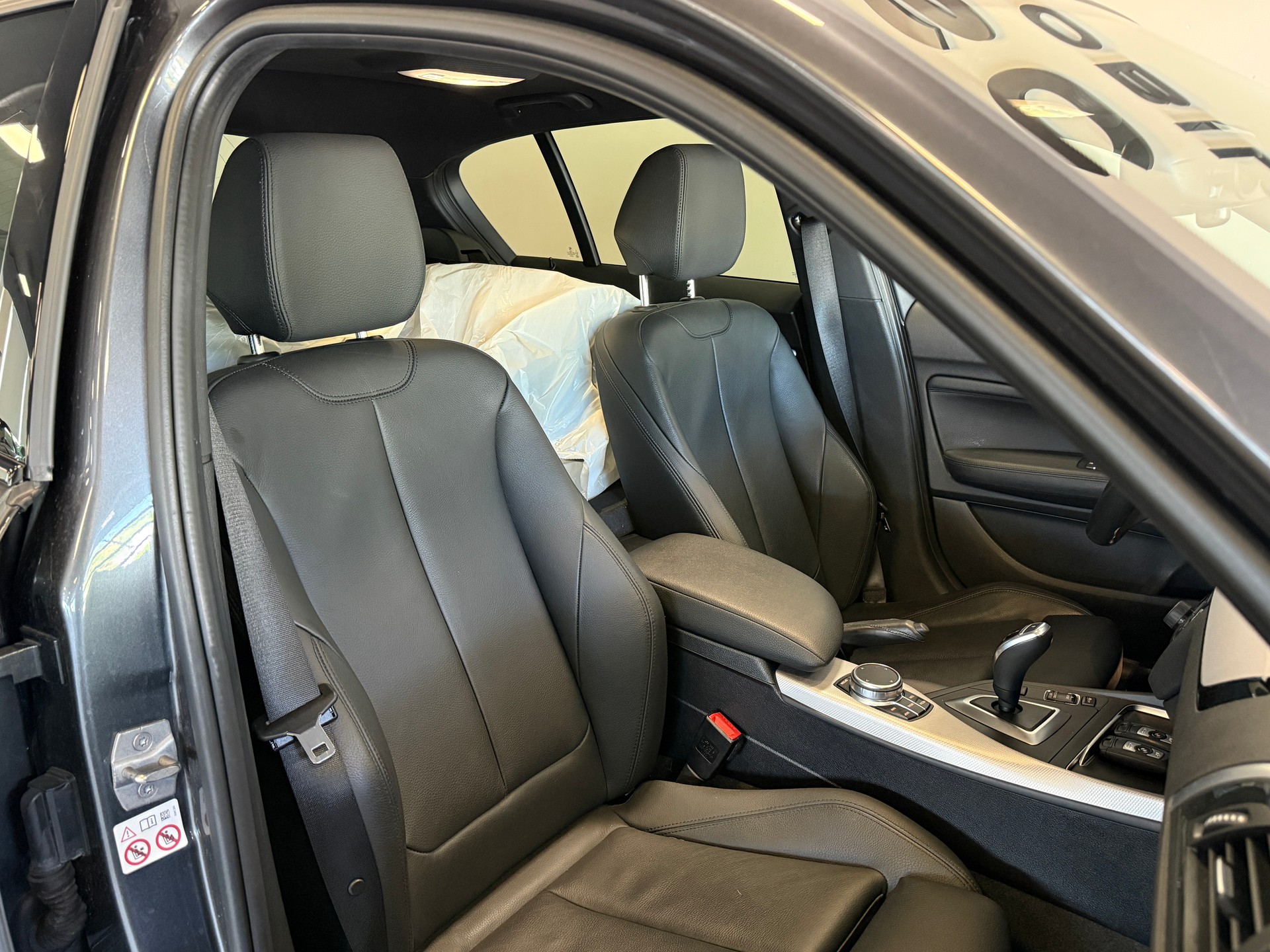 BMW M140i xDrive Steptronic-image-12