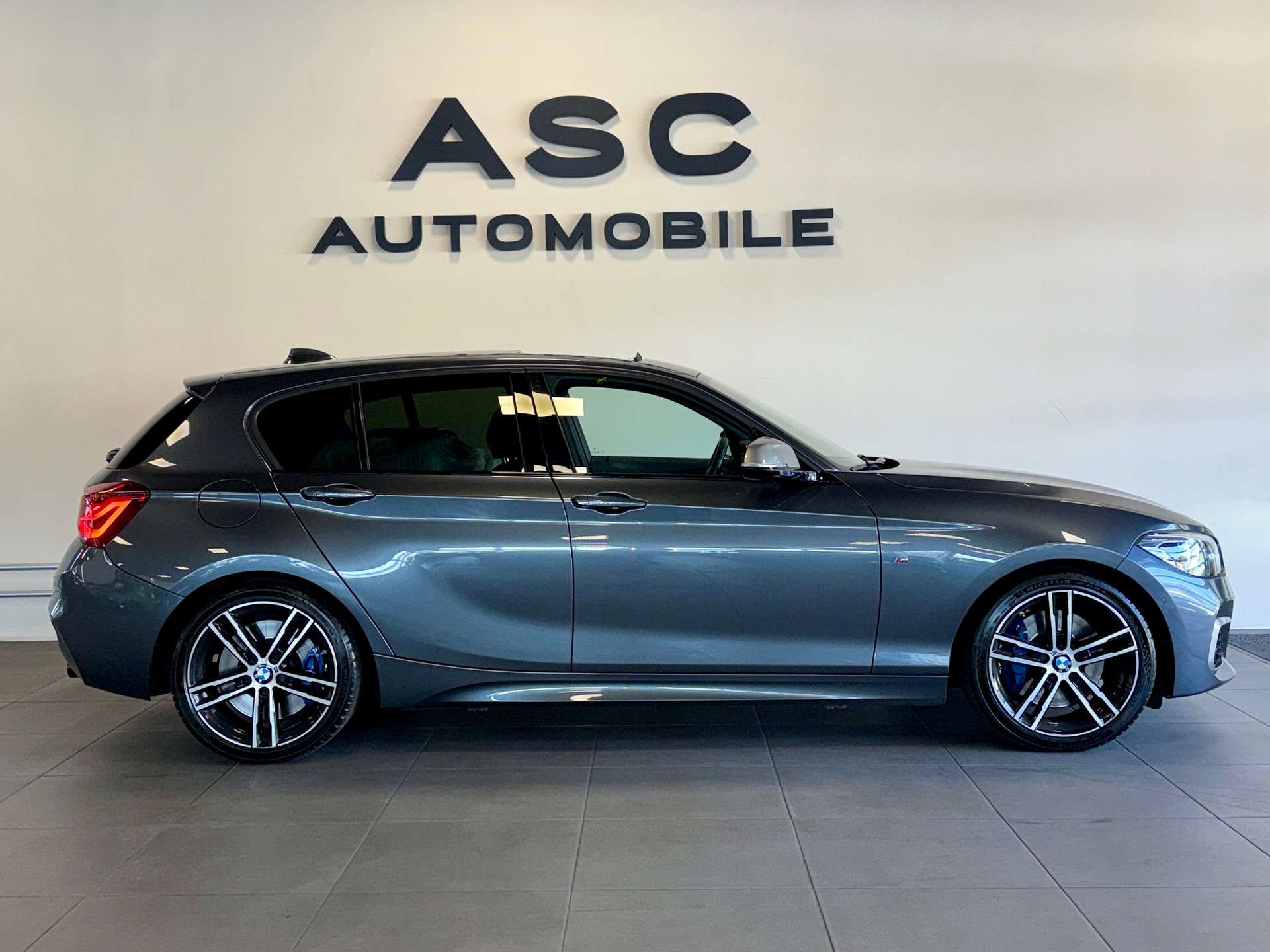 BMW M140i xDrive Steptronic-image-1