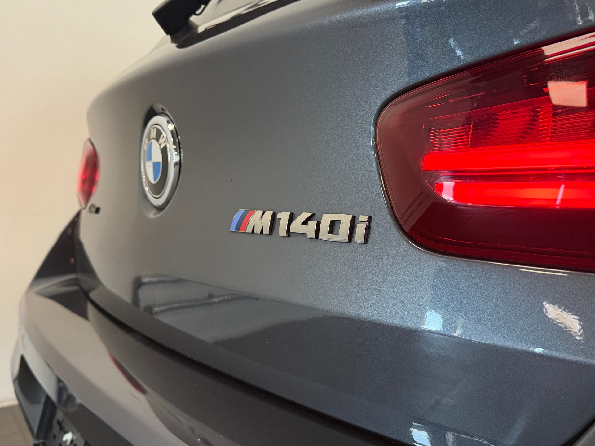 BMW M140i xDrive Steptronic-image-3
