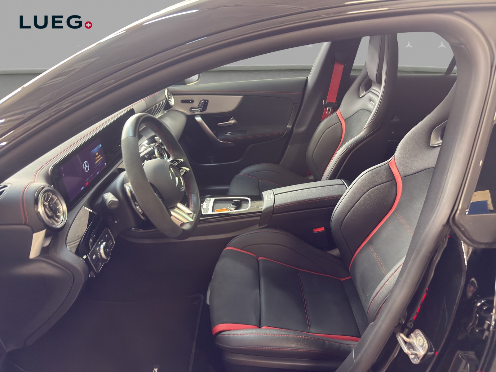 MERCEDES-BENZ CLA 45 S 4M+ AMG / DISTRONIC / 360 Grad Kamera / AMG Ride Control-image-7