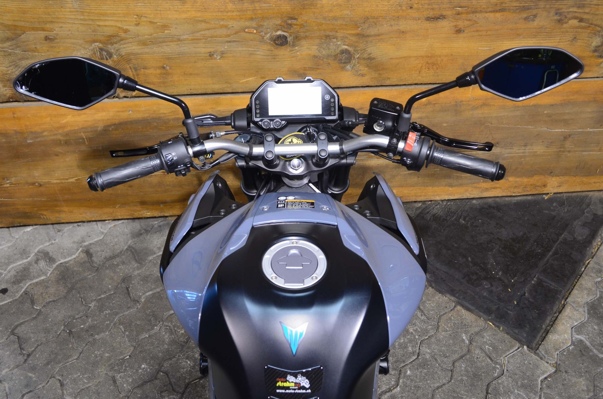 YAMAHA MT-03 ABS-showroom-element-2