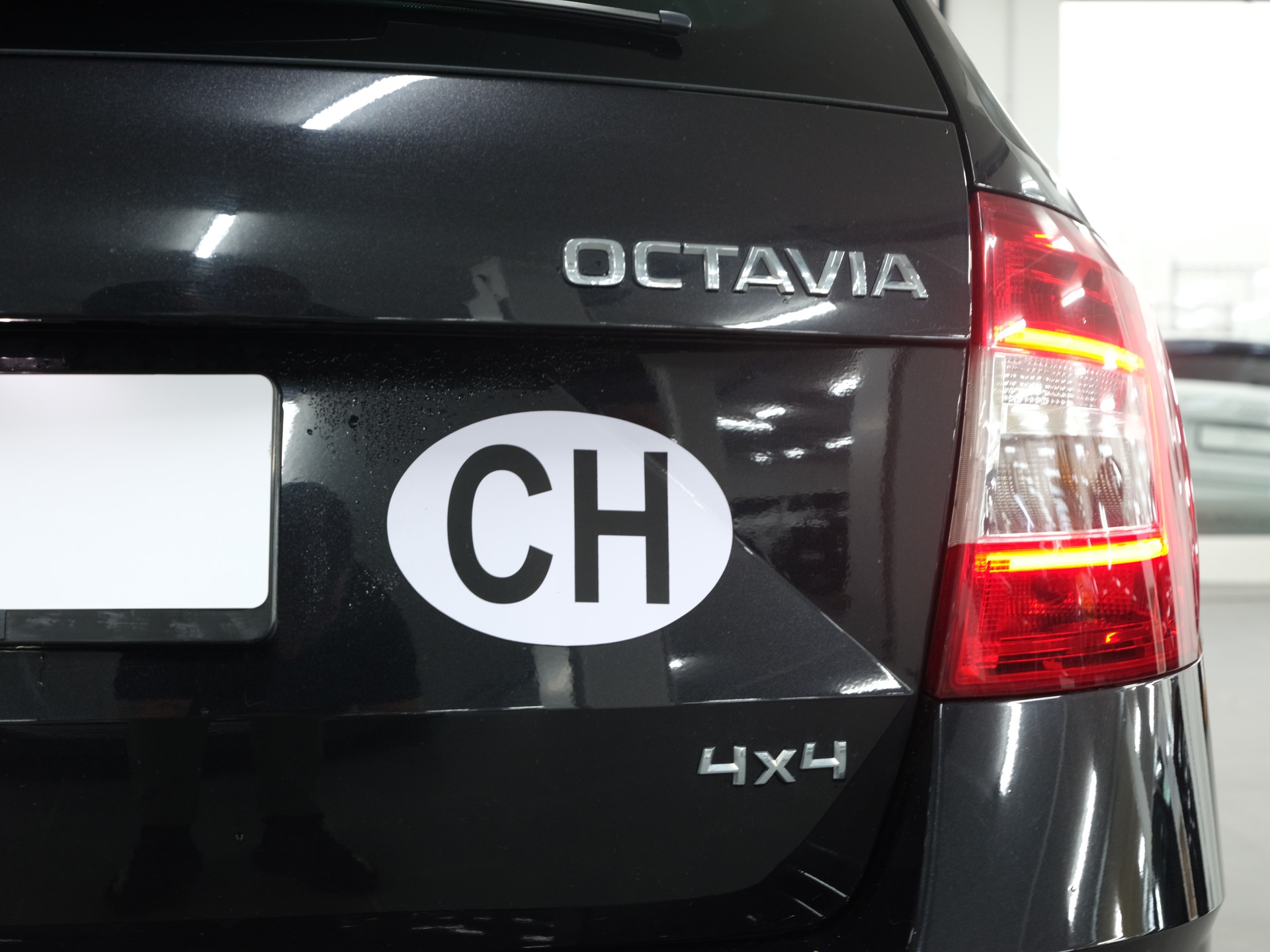 SKODA Octavia Combi 2.0 TSI Ambition 4x4 DSG *Panorama* *360 Kamera* *Facelift*-image-13