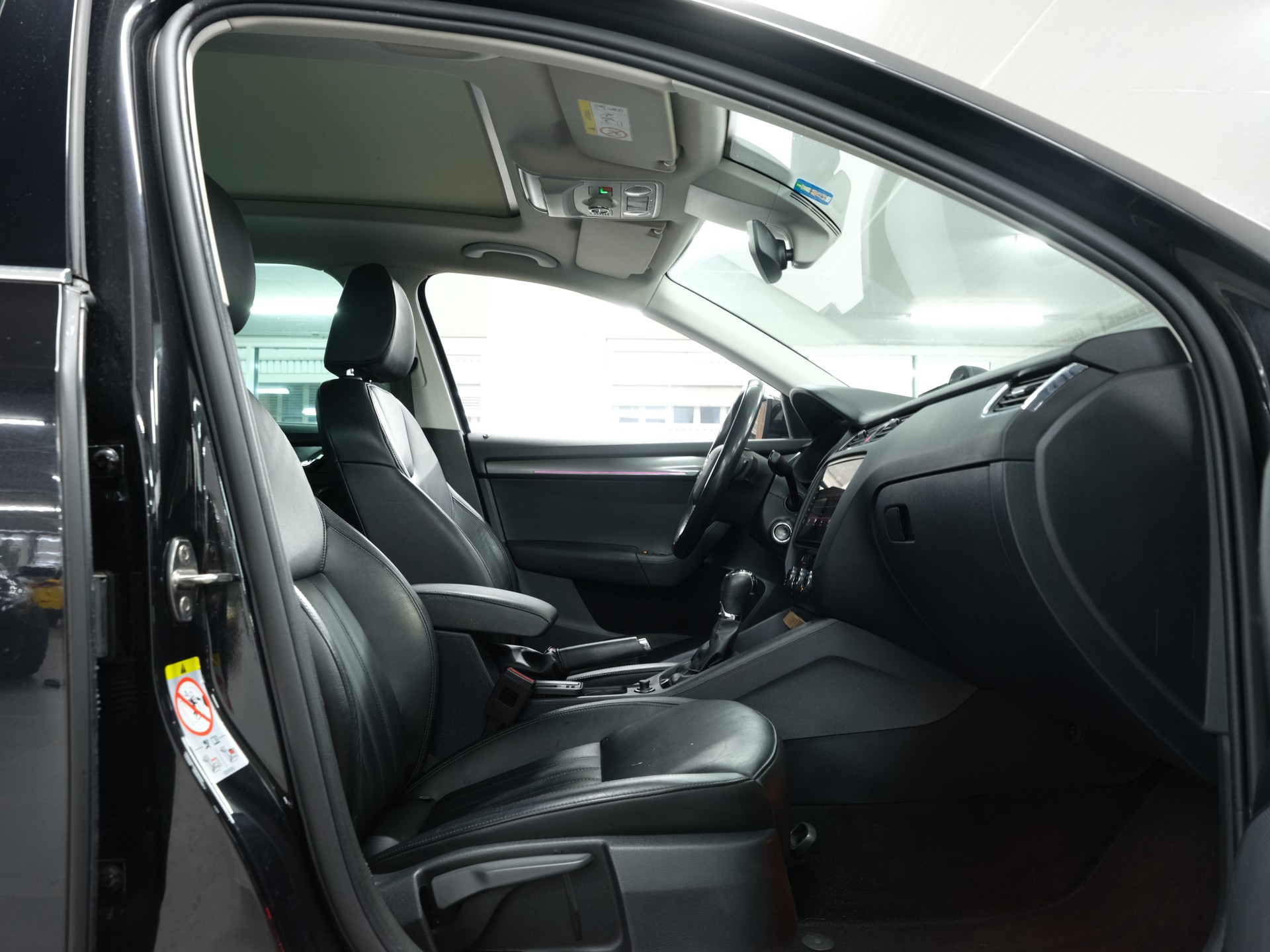SKODA Octavia Combi 2.0 TSI Ambition 4x4 DSG *Panorama* *360 Kamera* *Facelift*-image-23