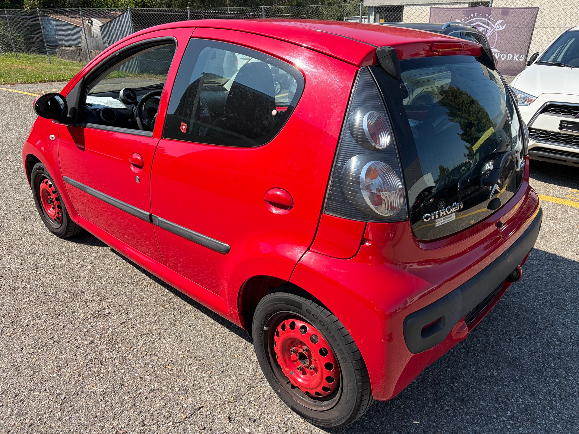 CITROEN C1 1.0i Swiss Style-image-6
