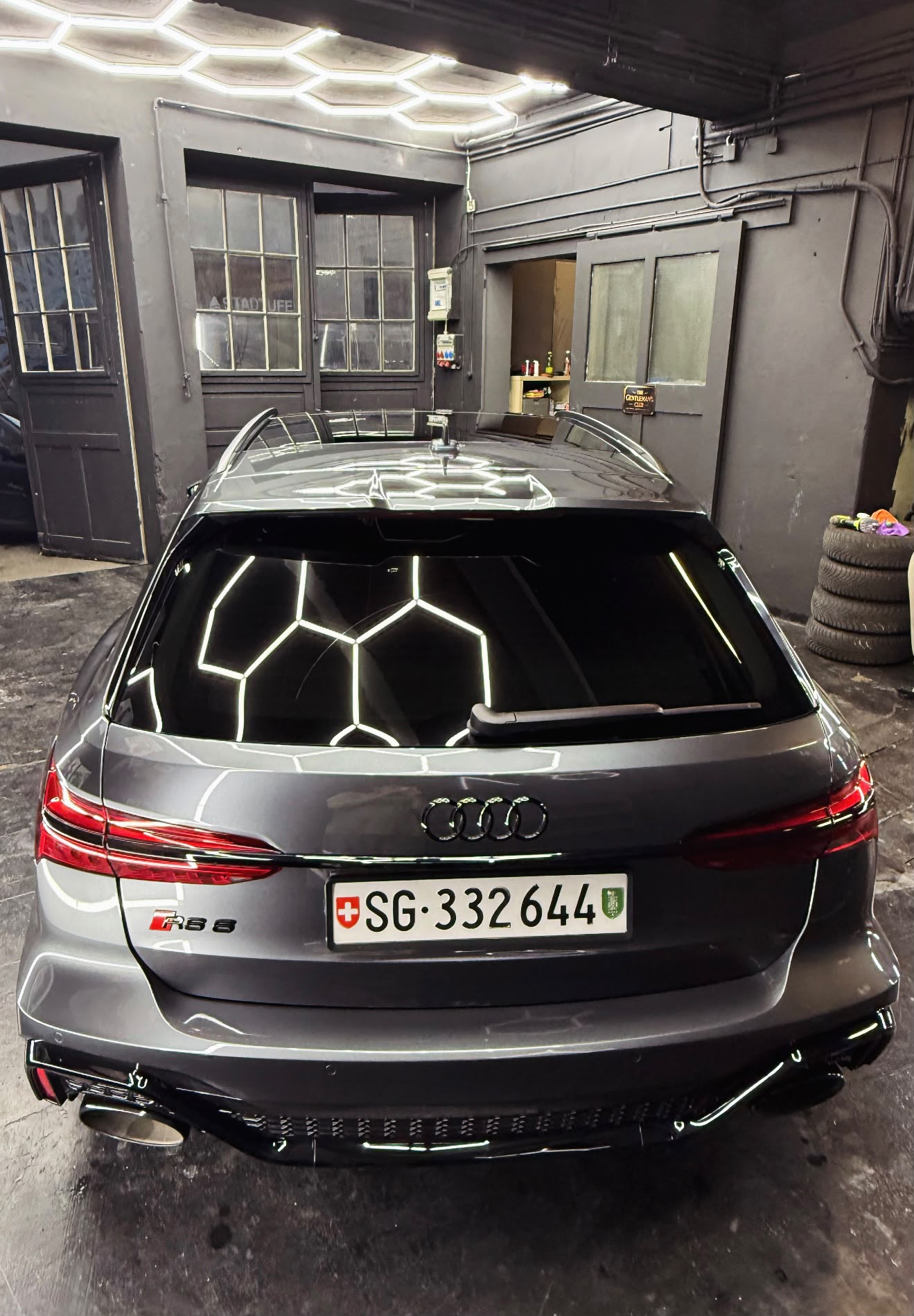 AUDI RS6 Avant 4.0 V8 TFSI quattro T-Tronic-image-3
