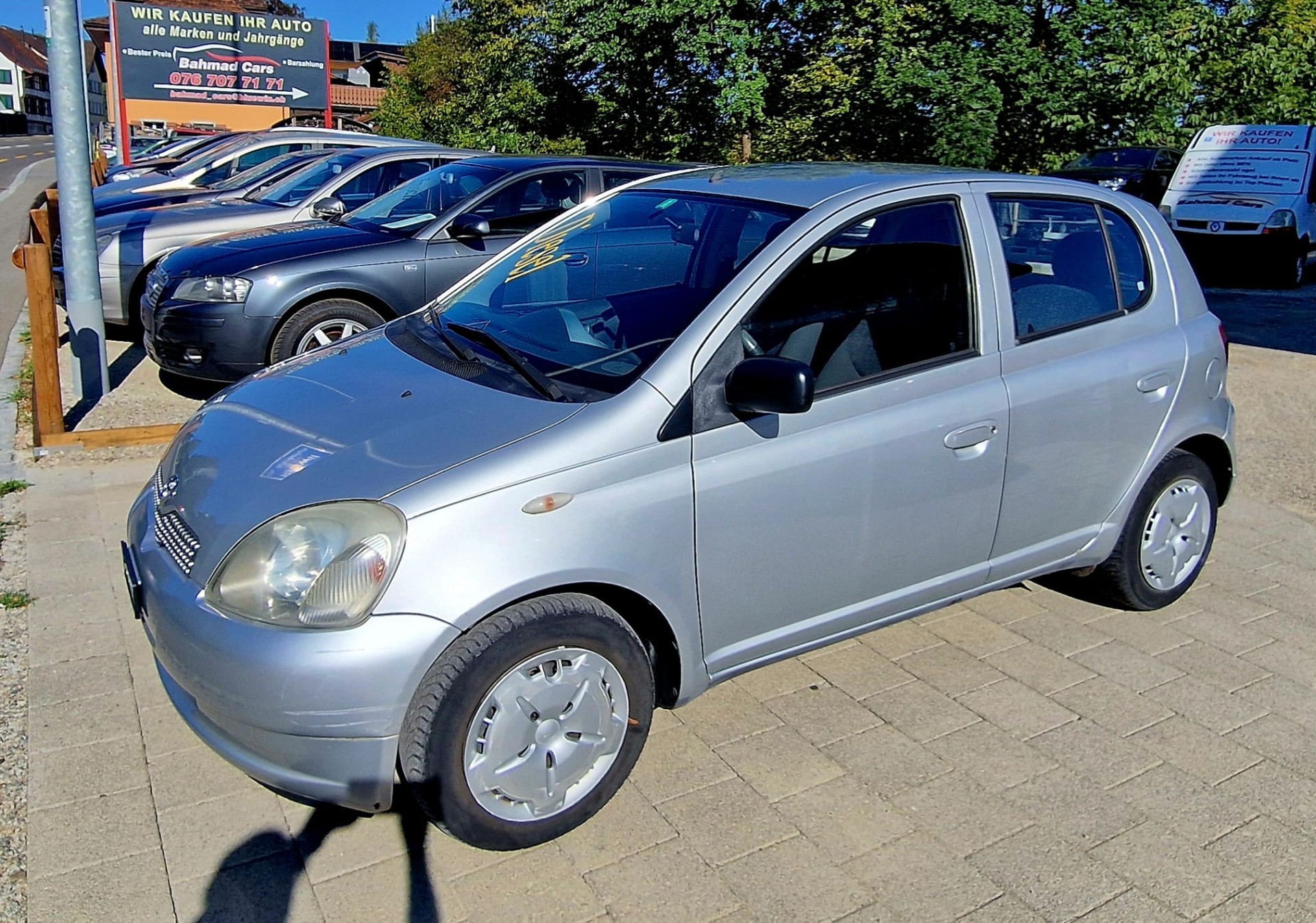 TOYOTA Yaris 1.4 D-4D Linea Luna-image-2