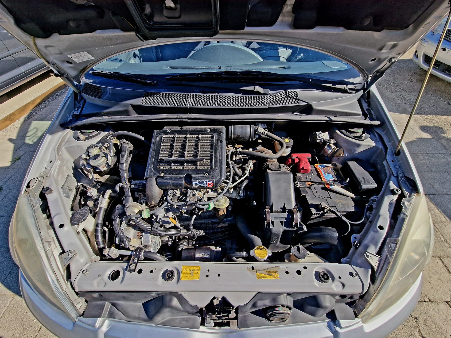 TOYOTA Yaris 1.4 D-4D Linea Luna-image-12