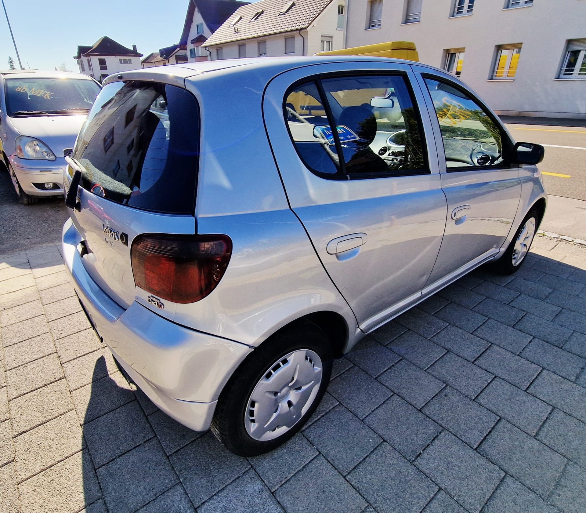 TOYOTA Yaris 1.4 D-4D Linea Luna-image-4