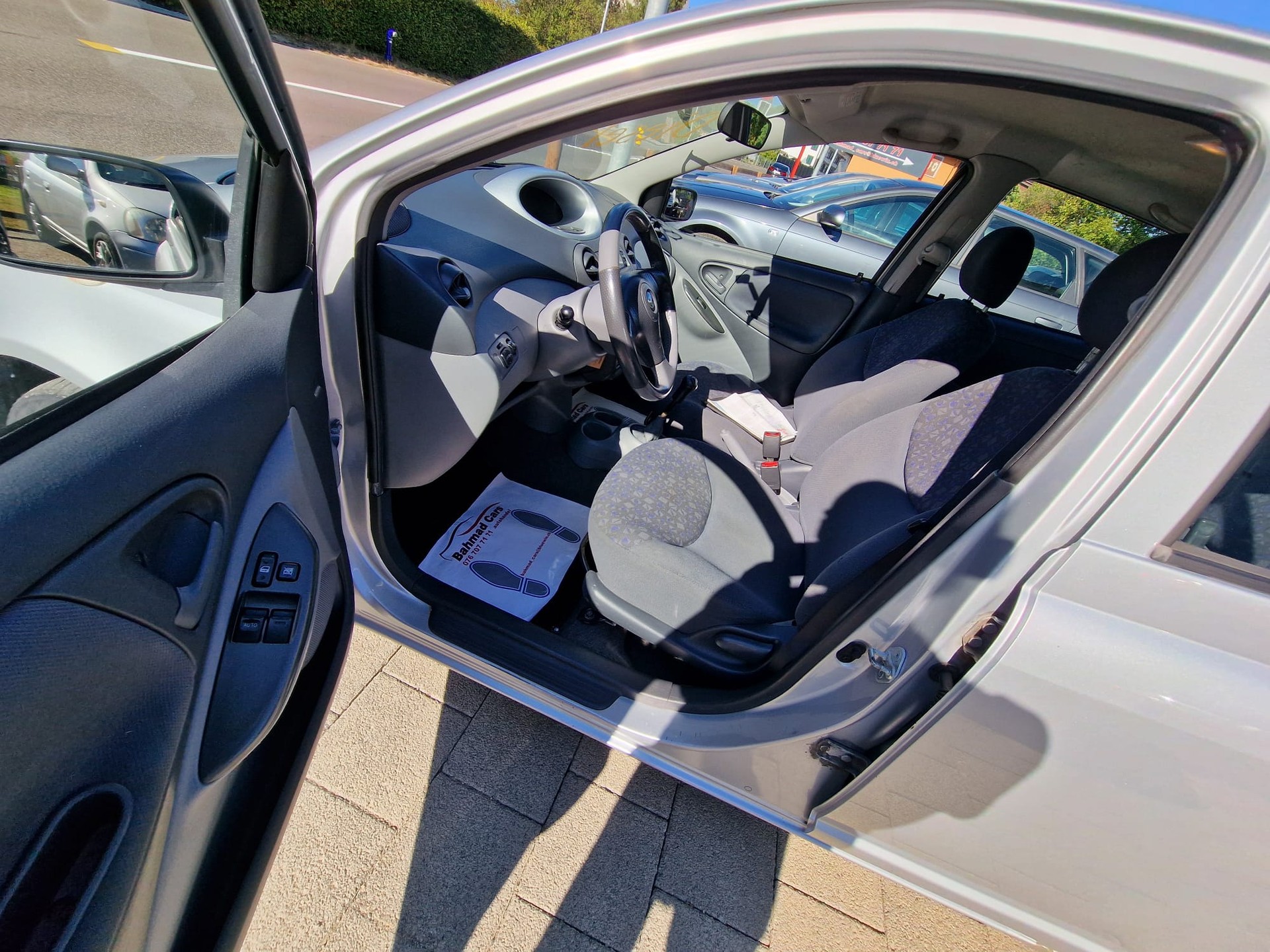 TOYOTA Yaris 1.4 D-4D Linea Luna-image-7