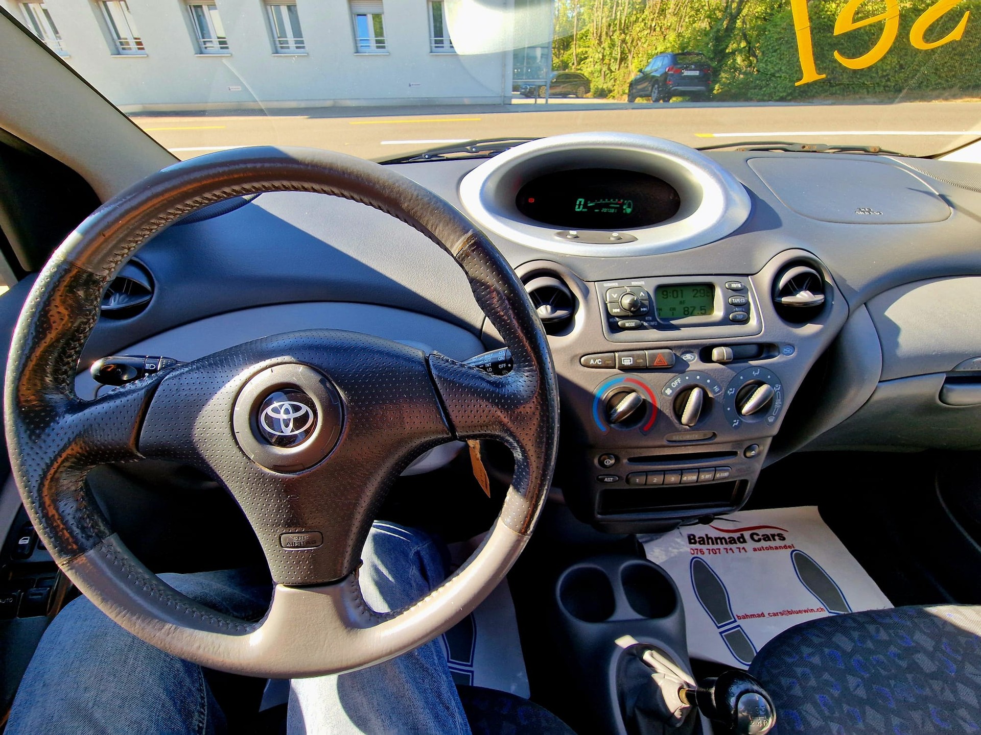 TOYOTA Yaris 1.4 D-4D Linea Luna-image-11