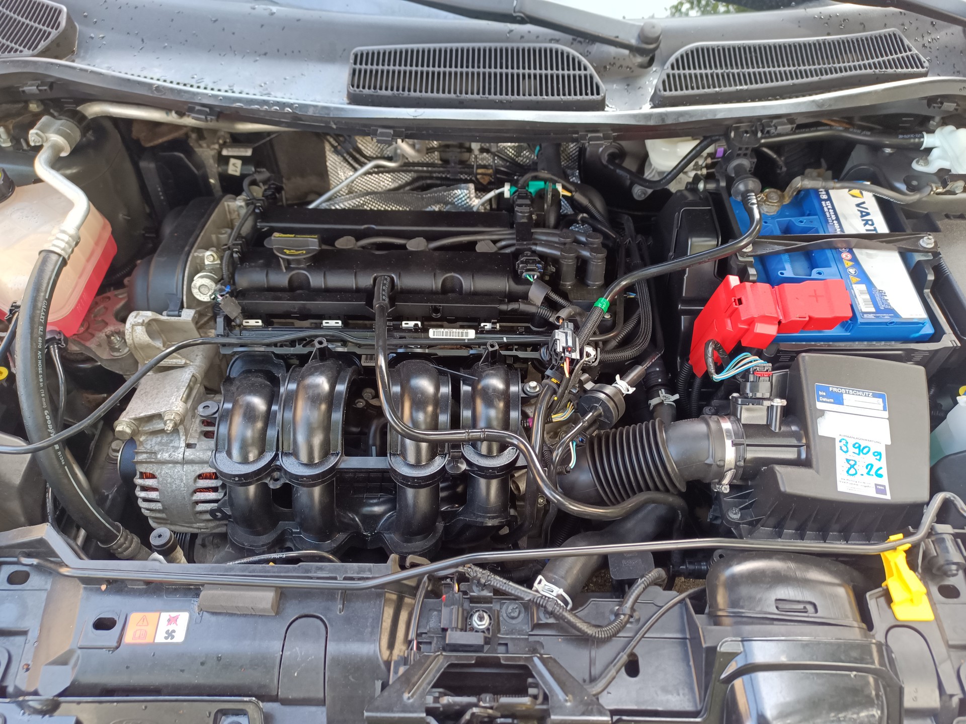 FORD Fiesta 1.6 16V Titanium-image-10