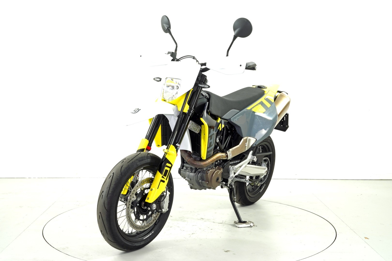 HUSQVARNA 701 Supermoto-showroom-element-2