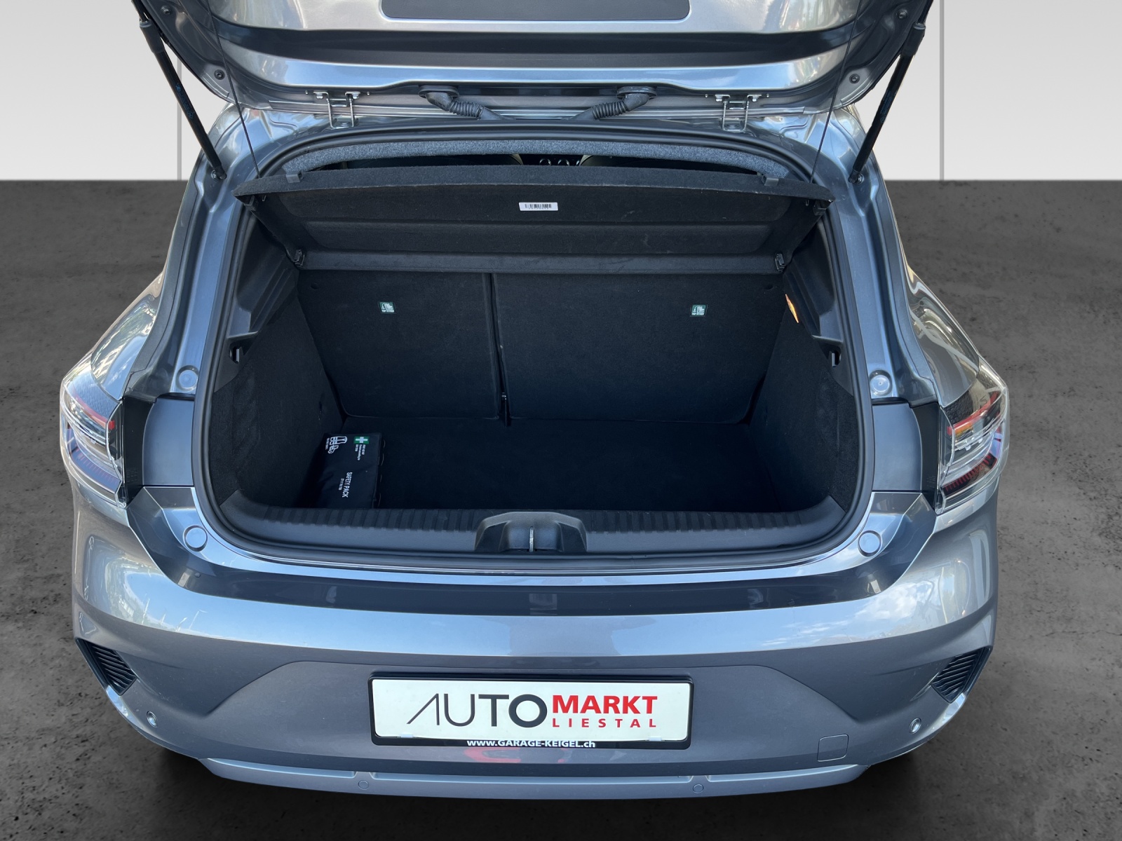 RENAULT Clio 1.6 E-Tech Esprit Alpine-image-11