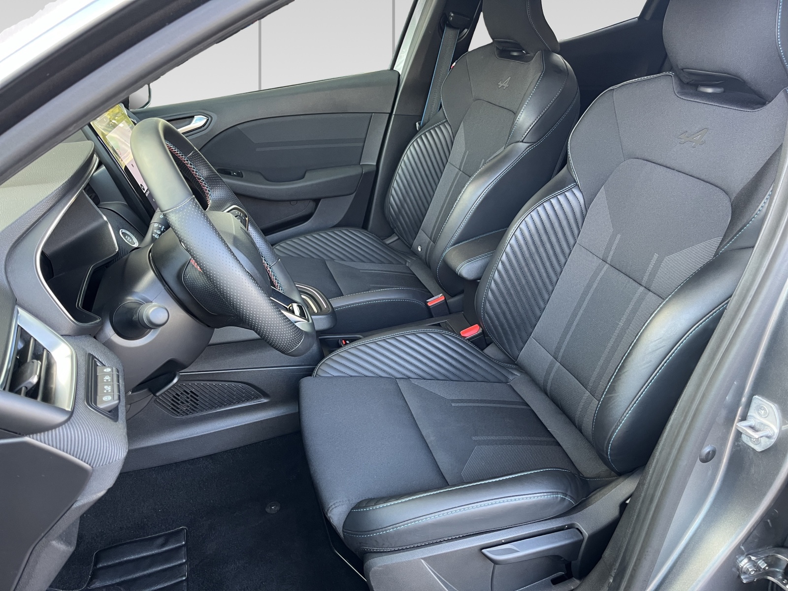 RENAULT Clio 1.6 E-Tech Esprit Alpine-image-6