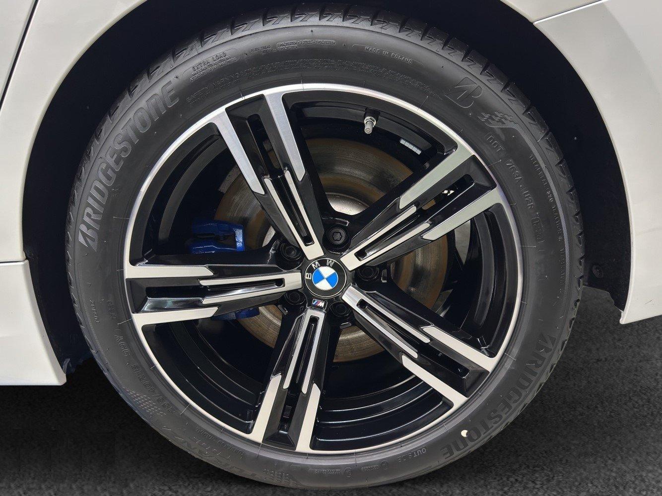 BMW 320d xDrive Touring-image-8