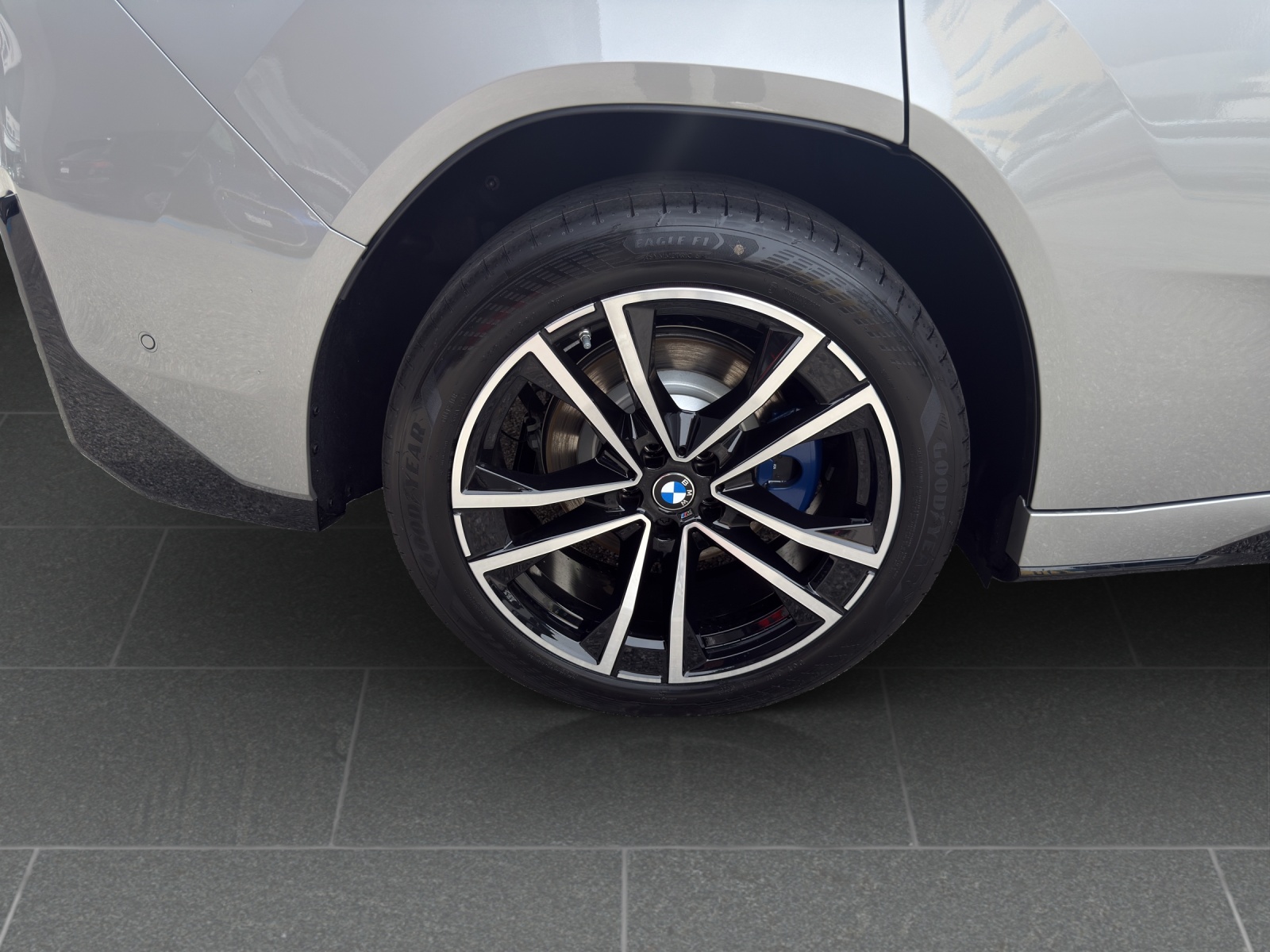 BMW iX3 40 M Sport-image-10