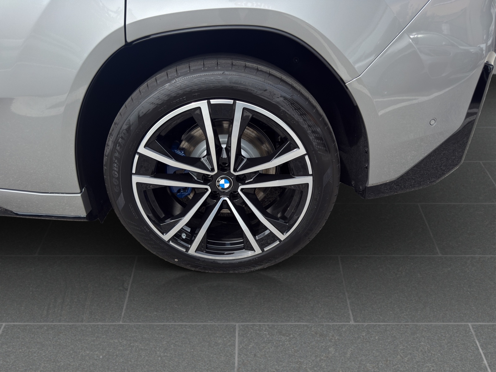 BMW iX3 40 M Sport-image-11