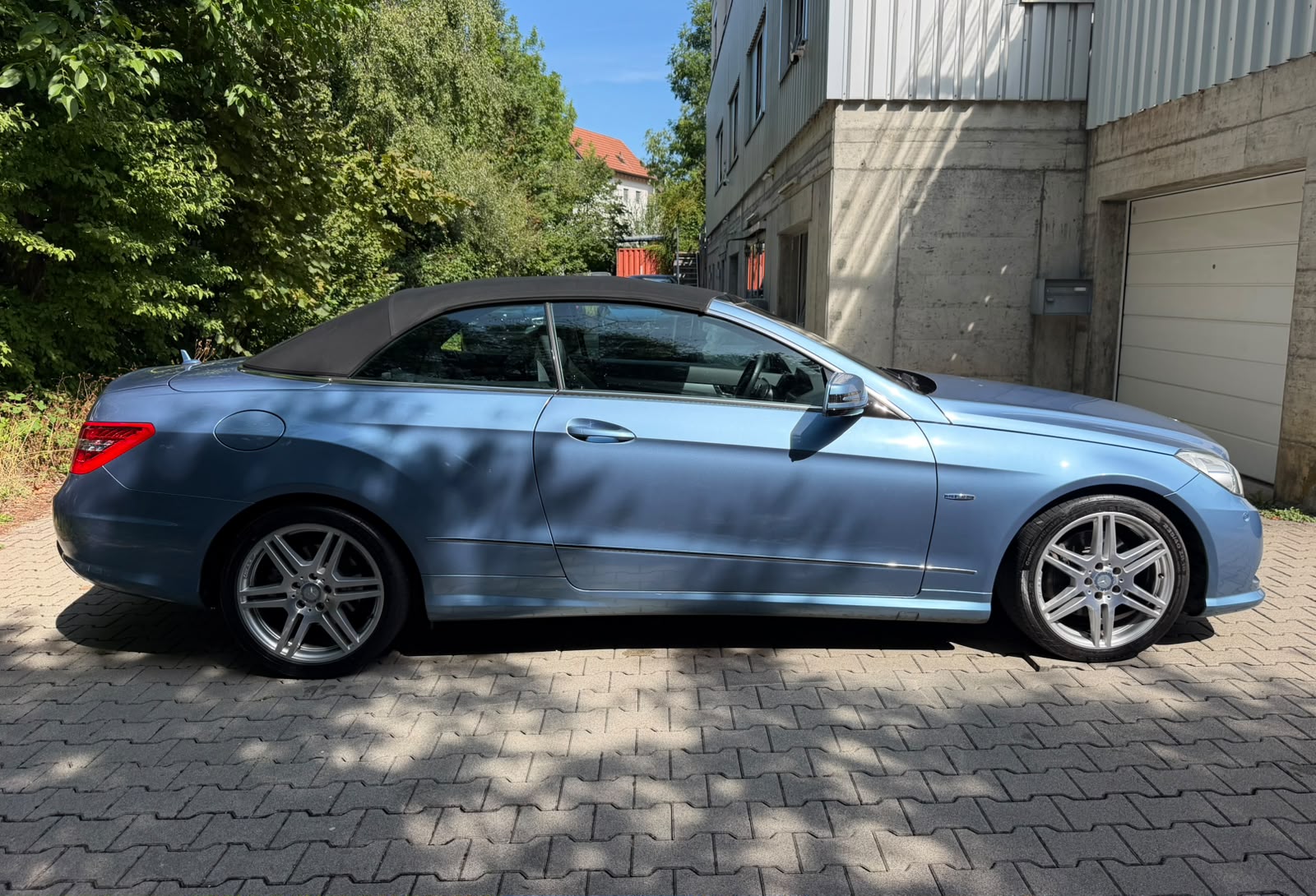 MERCEDES-BENZ E 350 CGI BlueEfficiency 7G-Tronic AMG Line-image-10