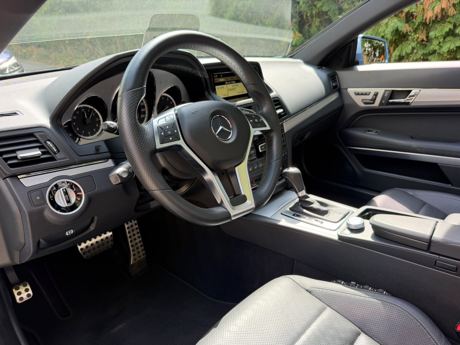MERCEDES-BENZ E 350 CGI BlueEfficiency 7G-Tronic AMG Line-image-16