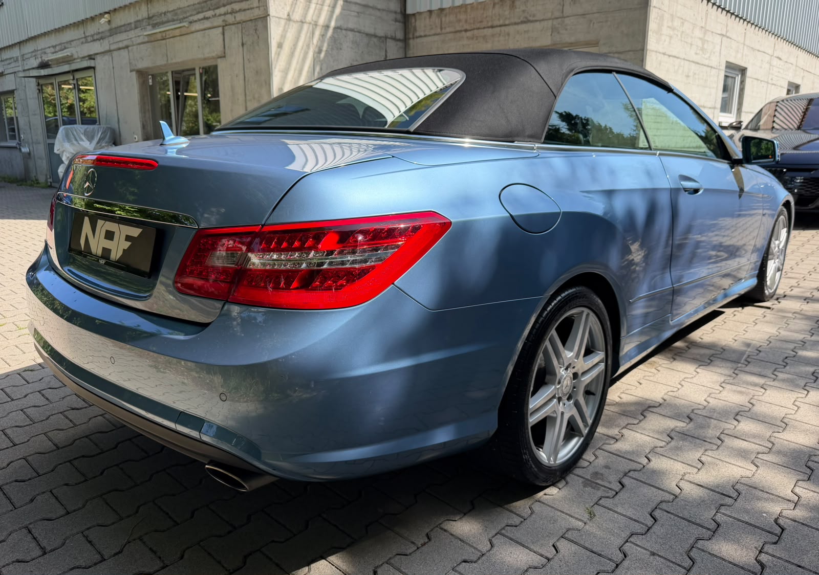 MERCEDES-BENZ E 350 CGI BlueEfficiency 7G-Tronic AMG Line-image-8