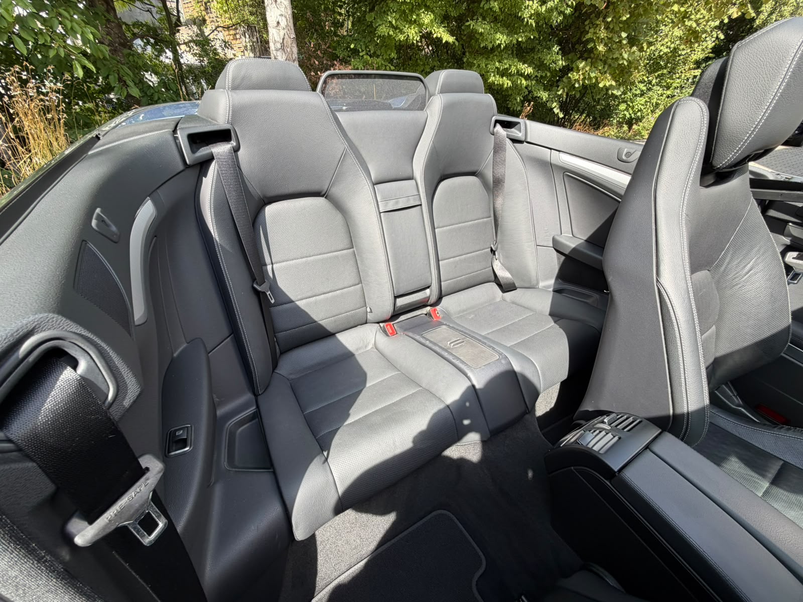 MERCEDES-BENZ E 350 CGI BlueEfficiency 7G-Tronic AMG Line-image-21