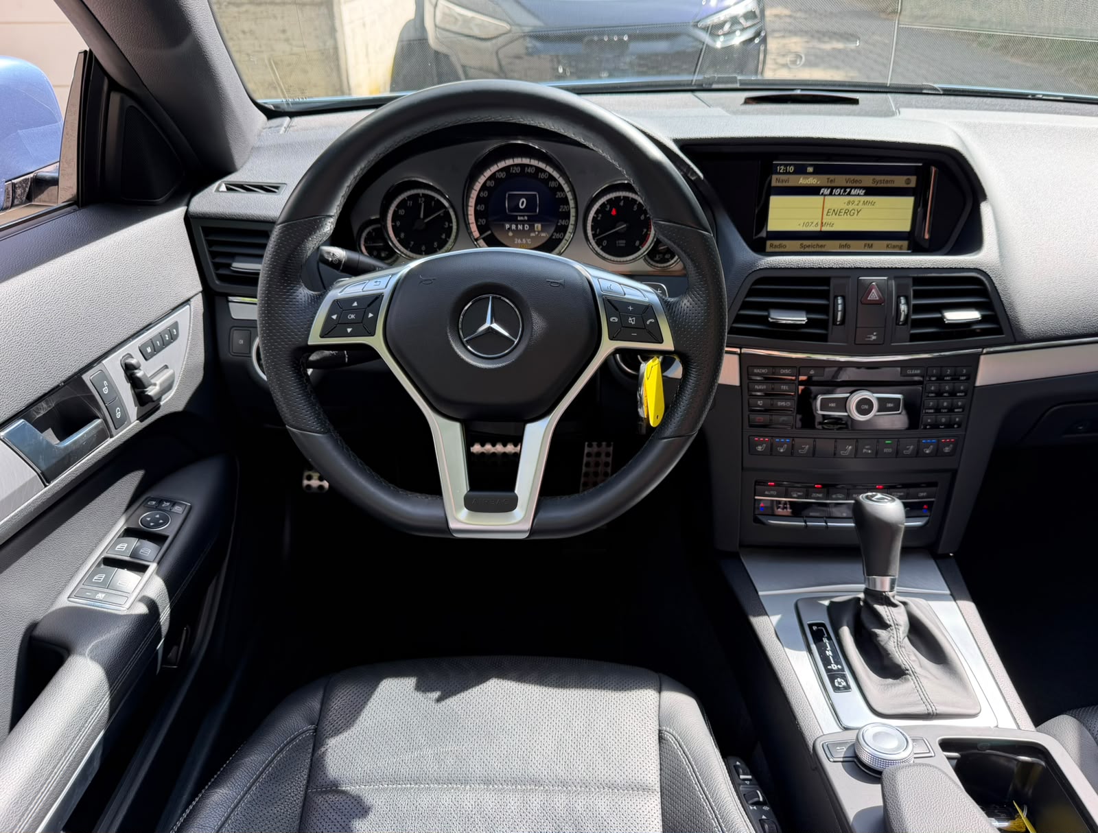 MERCEDES-BENZ E 350 CGI BlueEfficiency 7G-Tronic AMG Line-image-26