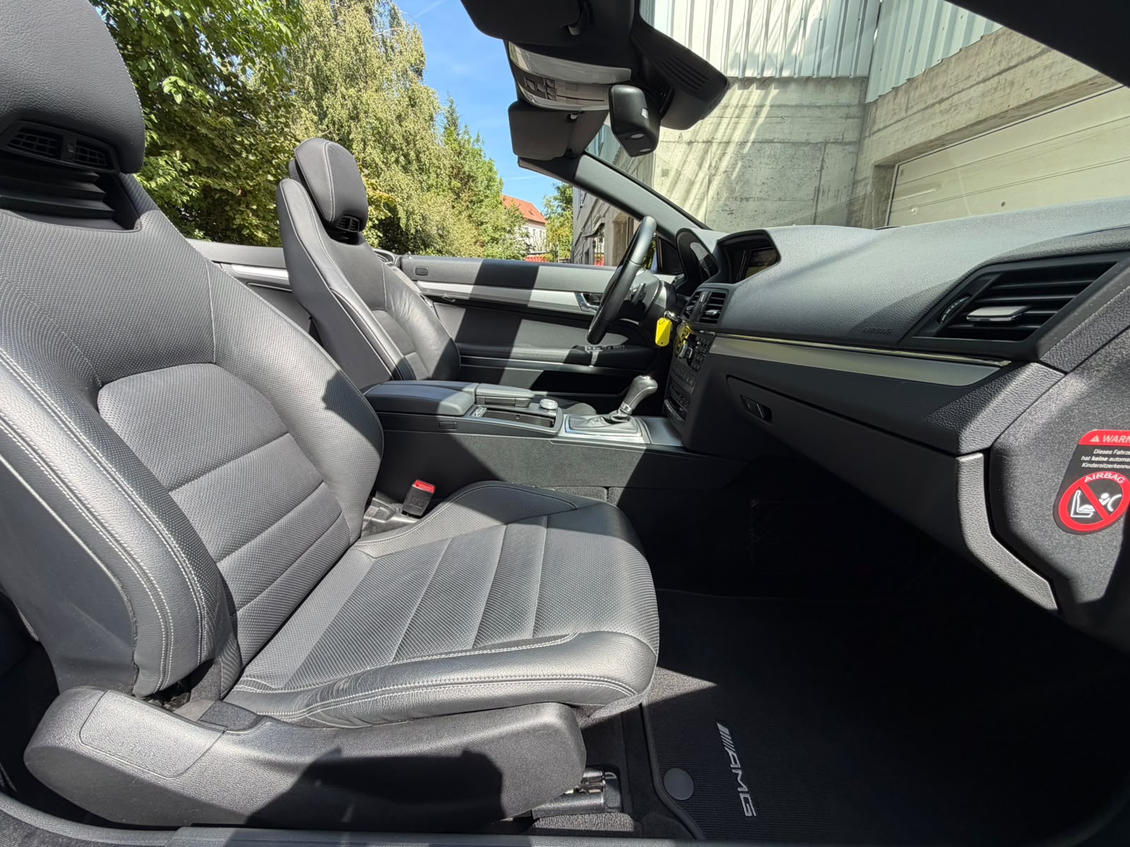 MERCEDES-BENZ E 350 CGI BlueEfficiency 7G-Tronic AMG Line-image-22