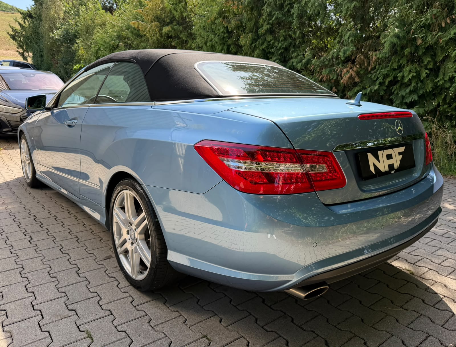 MERCEDES-BENZ E 350 CGI BlueEfficiency 7G-Tronic AMG Line-image-4