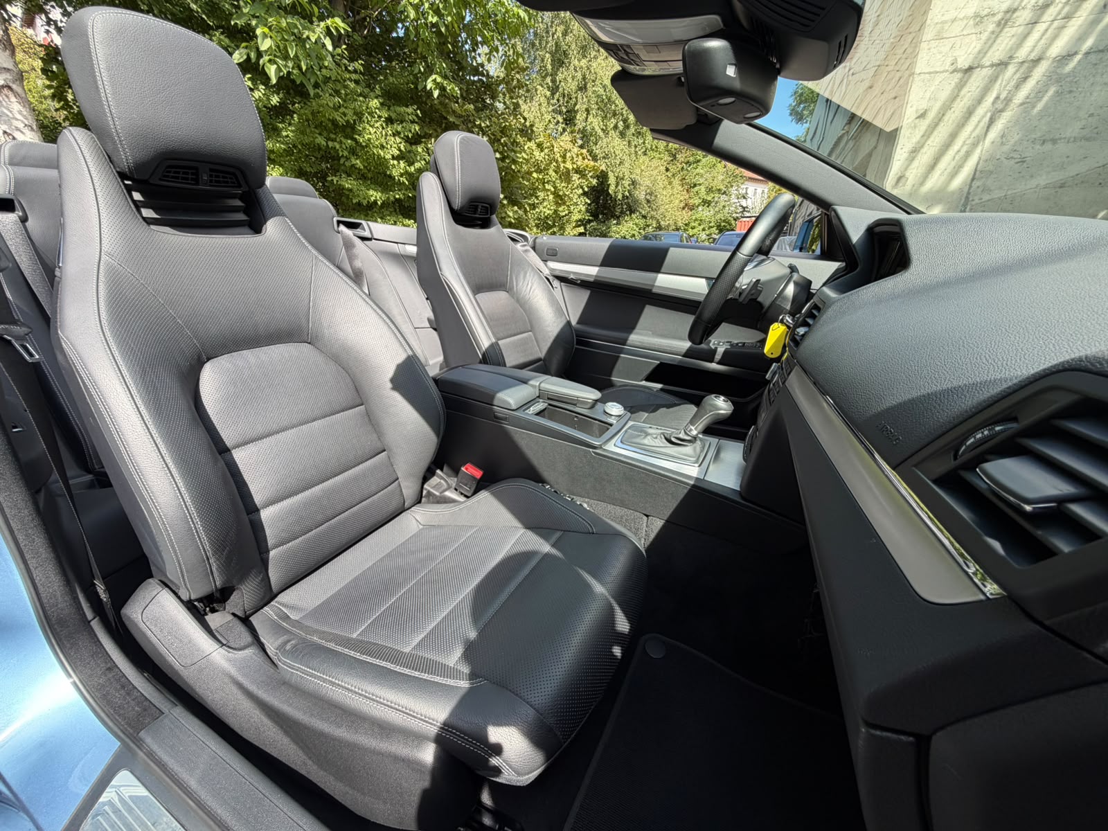 MERCEDES-BENZ E 350 CGI BlueEfficiency 7G-Tronic AMG Line-image-23