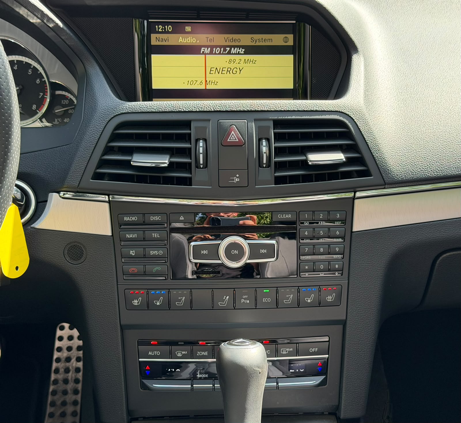 MERCEDES-BENZ E 350 CGI BlueEfficiency 7G-Tronic AMG Line-image-27