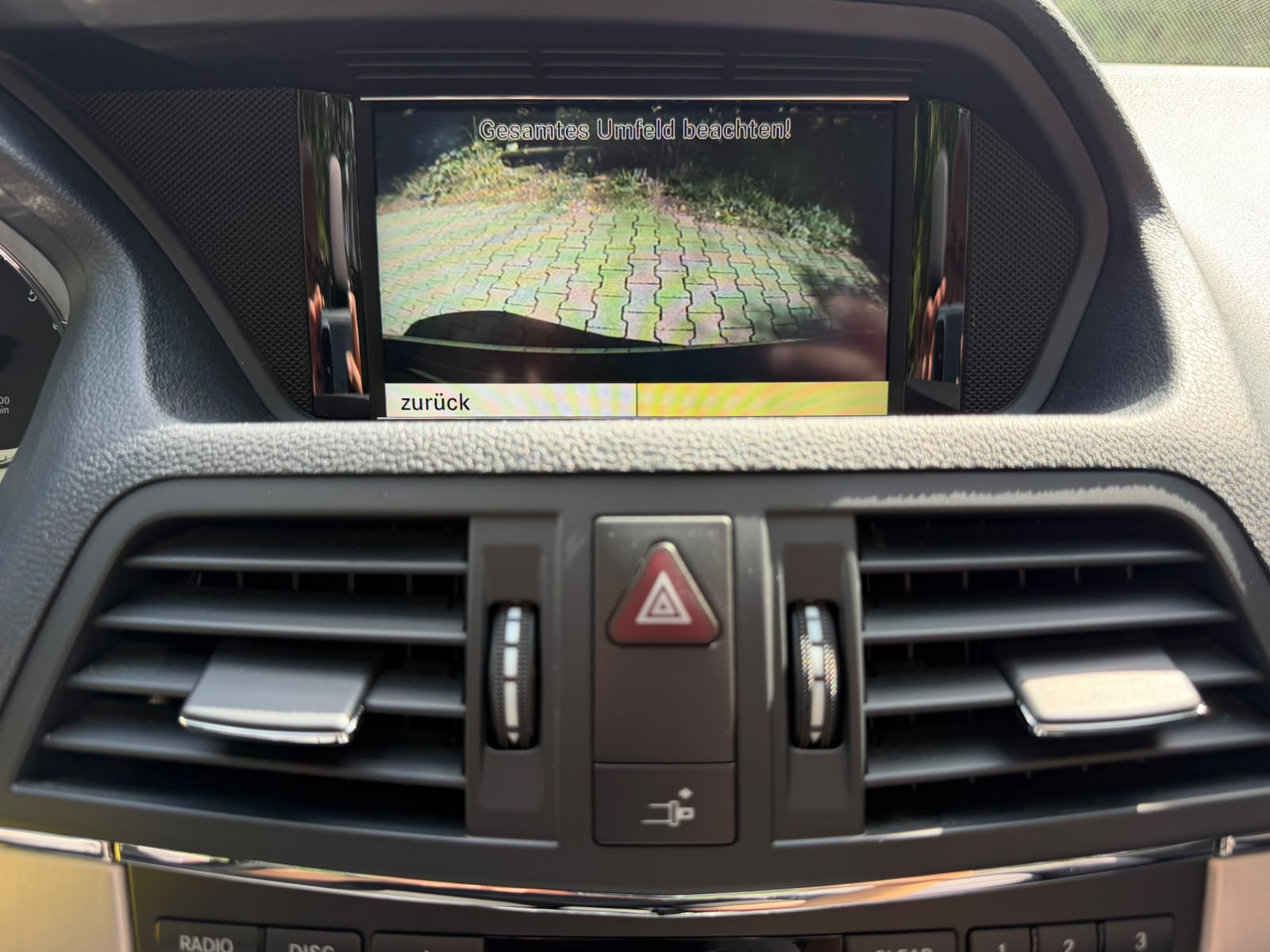 MERCEDES-BENZ E 350 CGI BlueEfficiency 7G-Tronic AMG Line-image-28
