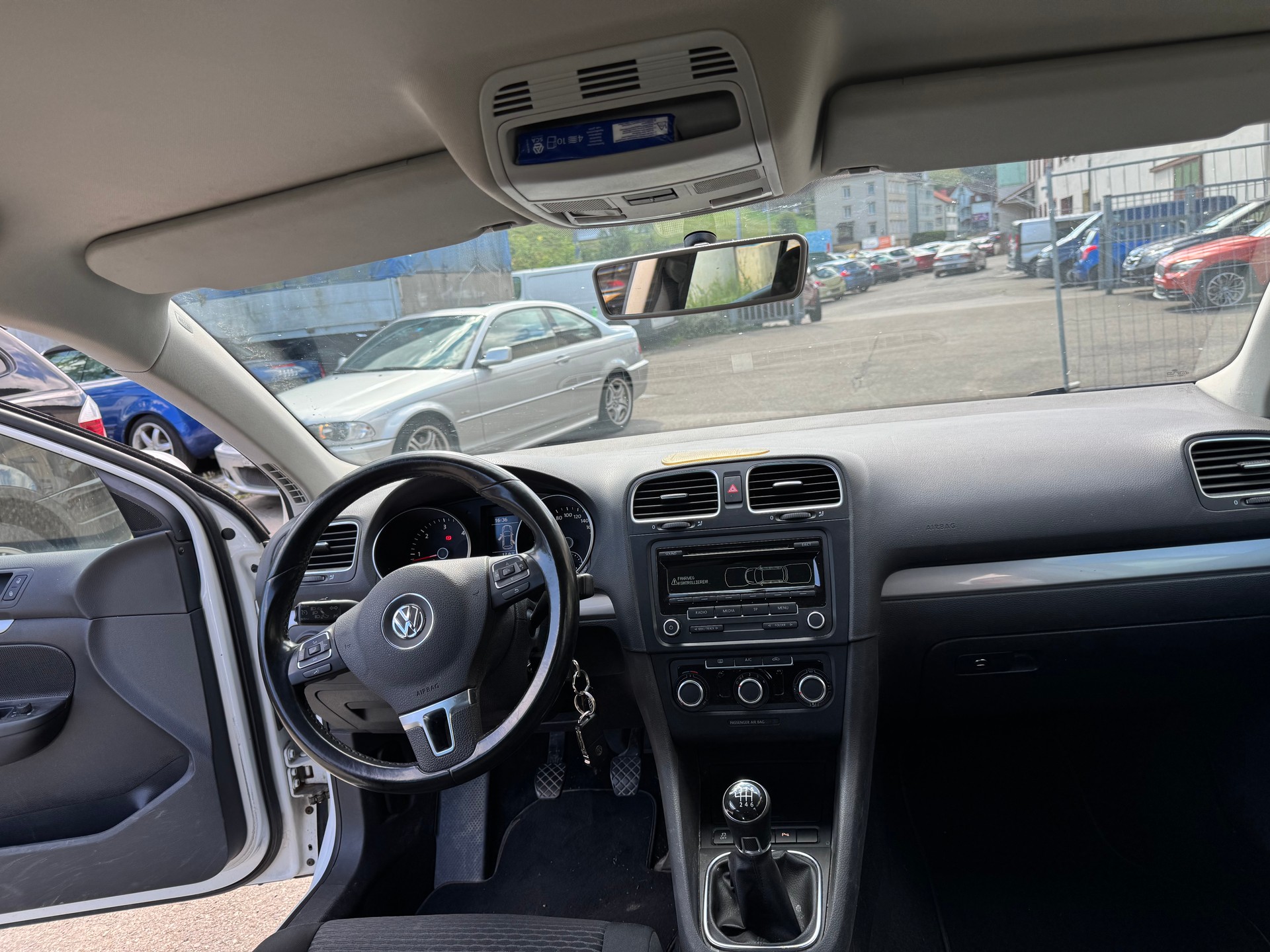 VW Golf Variant 1.6 TDI Team 4Motion-image-6