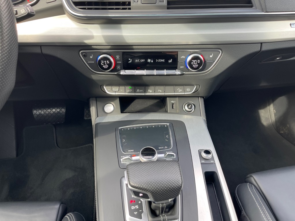 AUDI Q5 55 TFSI e sport quattro-image-14